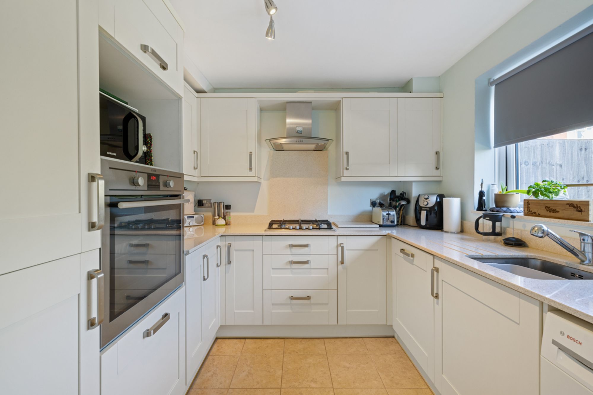 3 bed terraced house for sale in Littlefield Road, Chichester, PO19  - Property Image 4