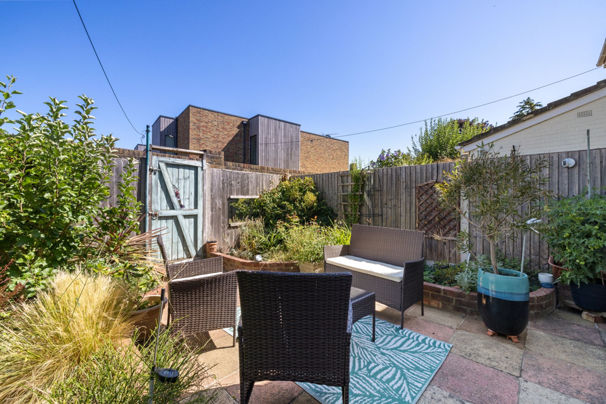 3 bed terraced house for sale in Littlefield Road, Chichester, PO19 17