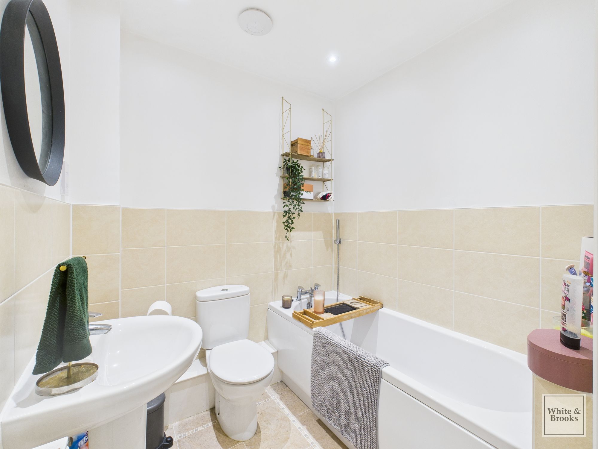 2 bed flat for sale in Adlington Gardens, Adlington House, PO21  - Property Image 7