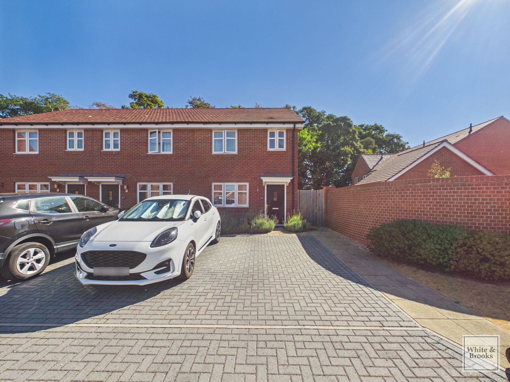 This beautifully presented end-of-terrace home, with off-road parking for two vehicles, is located in the highly sought-after northern part of hist...