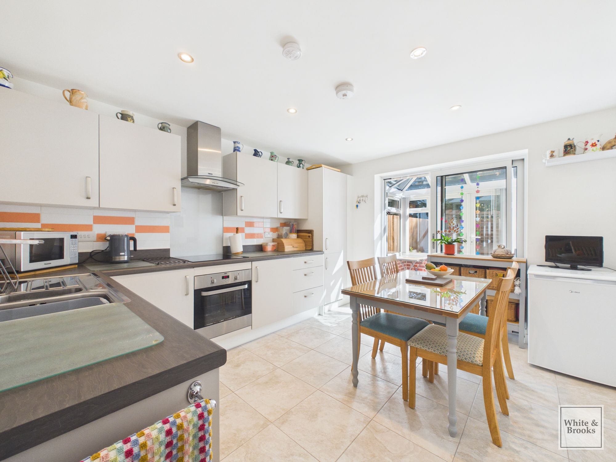2 bed end of terrace house for sale in Beehive Lane, West Broyle, PO19 1