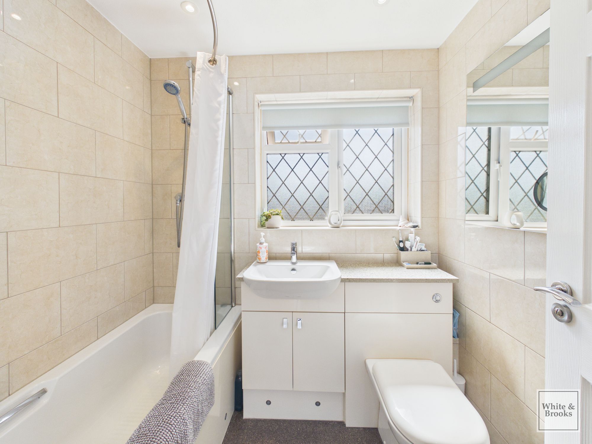 3 bed link detached house for sale in Raycroft Close, Aldwick, PO21 26