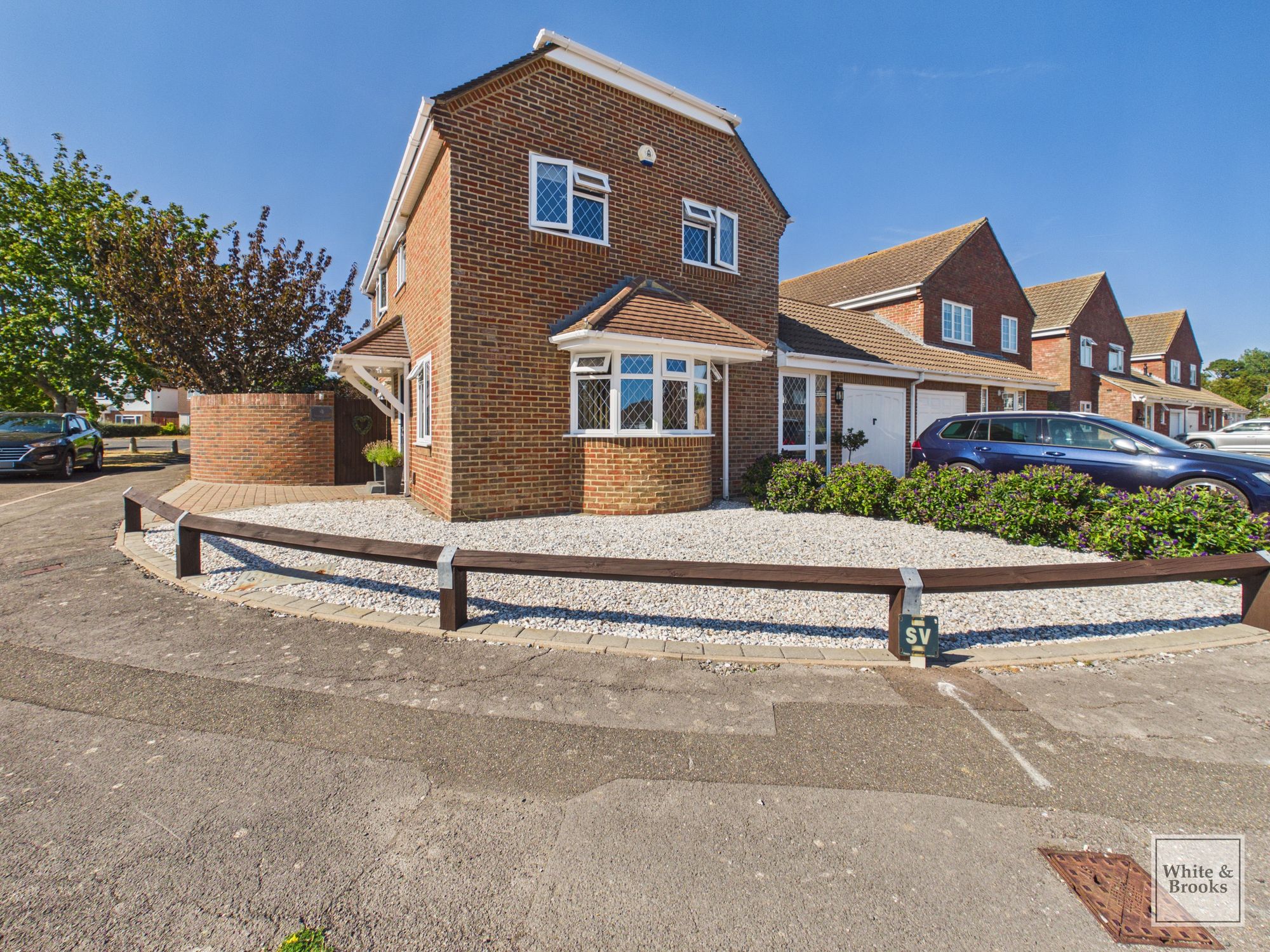 3 bed link detached house for sale in Raycroft Close, Aldwick, PO21 35