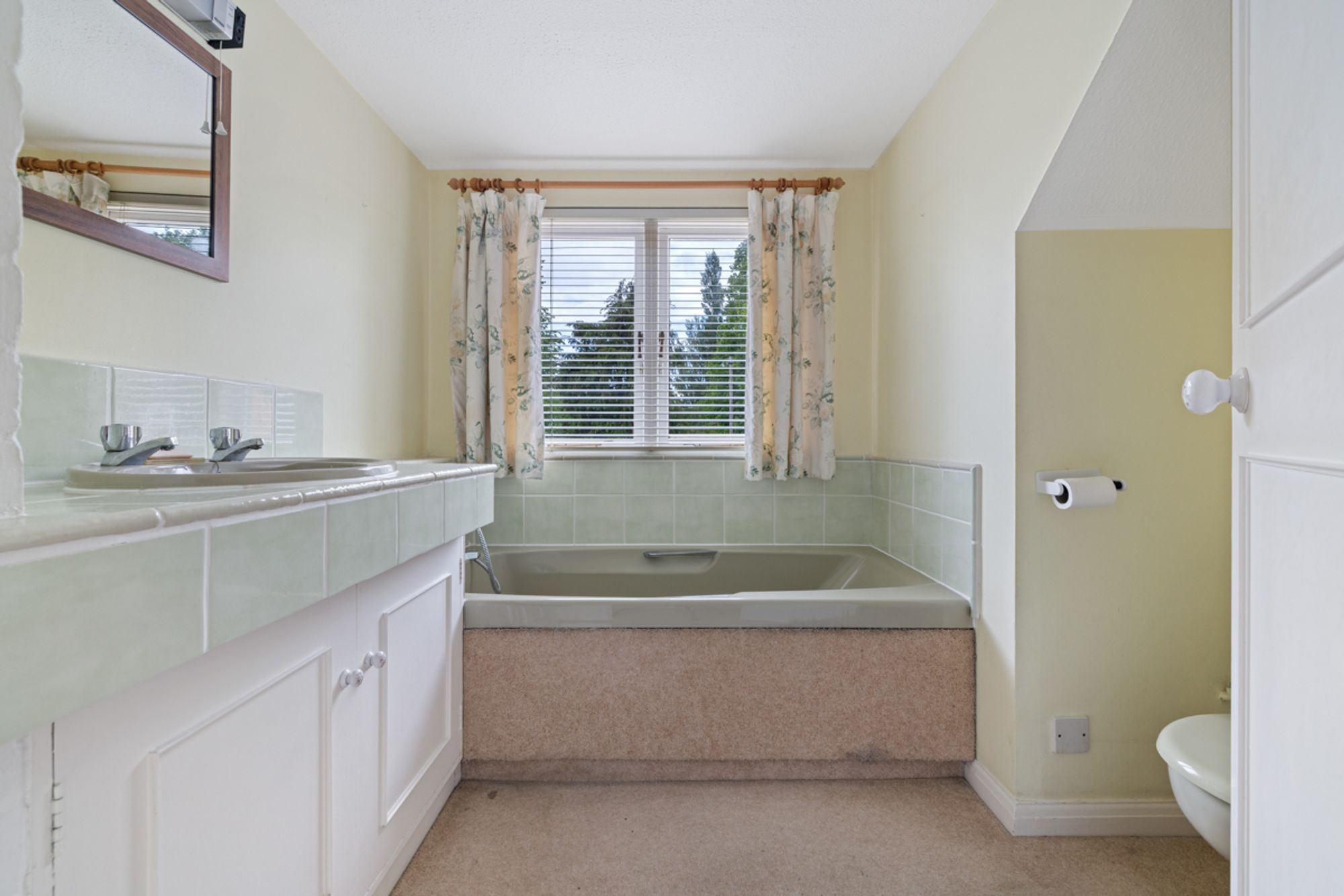5 bed chalet for sale in Bosham, Chichester, PO18  - Property Image 11