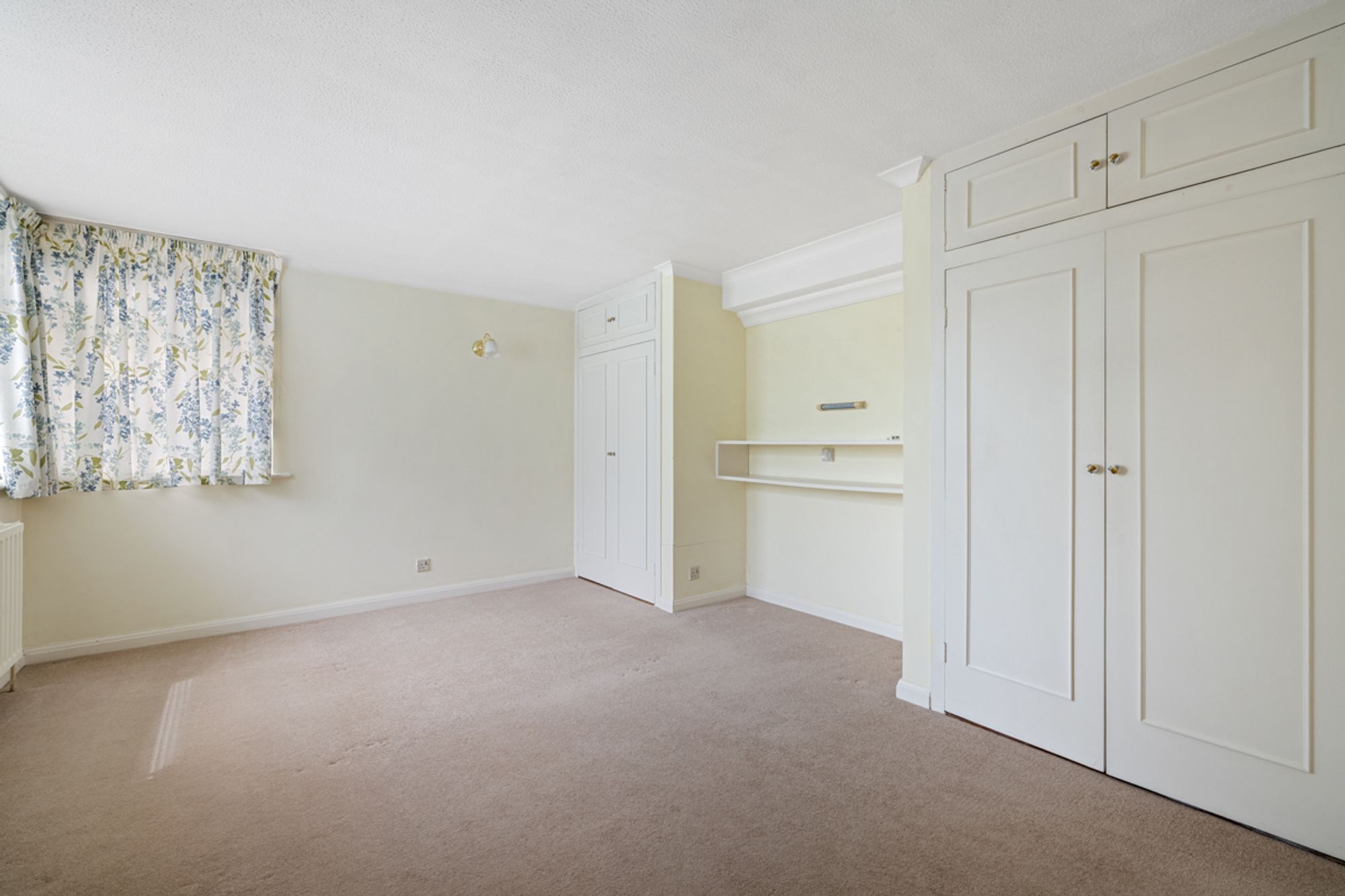 5 bed chalet for sale in Bosham, Chichester, PO18 11