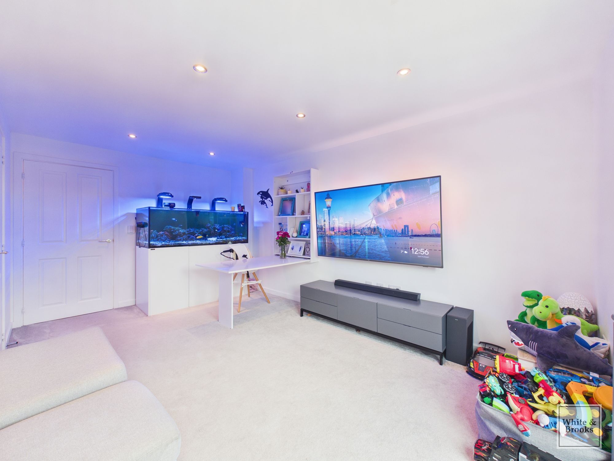 2 bed semi-detached house for sale in Baker Close, Bracklesham Bay, PO20  - Property Image 3