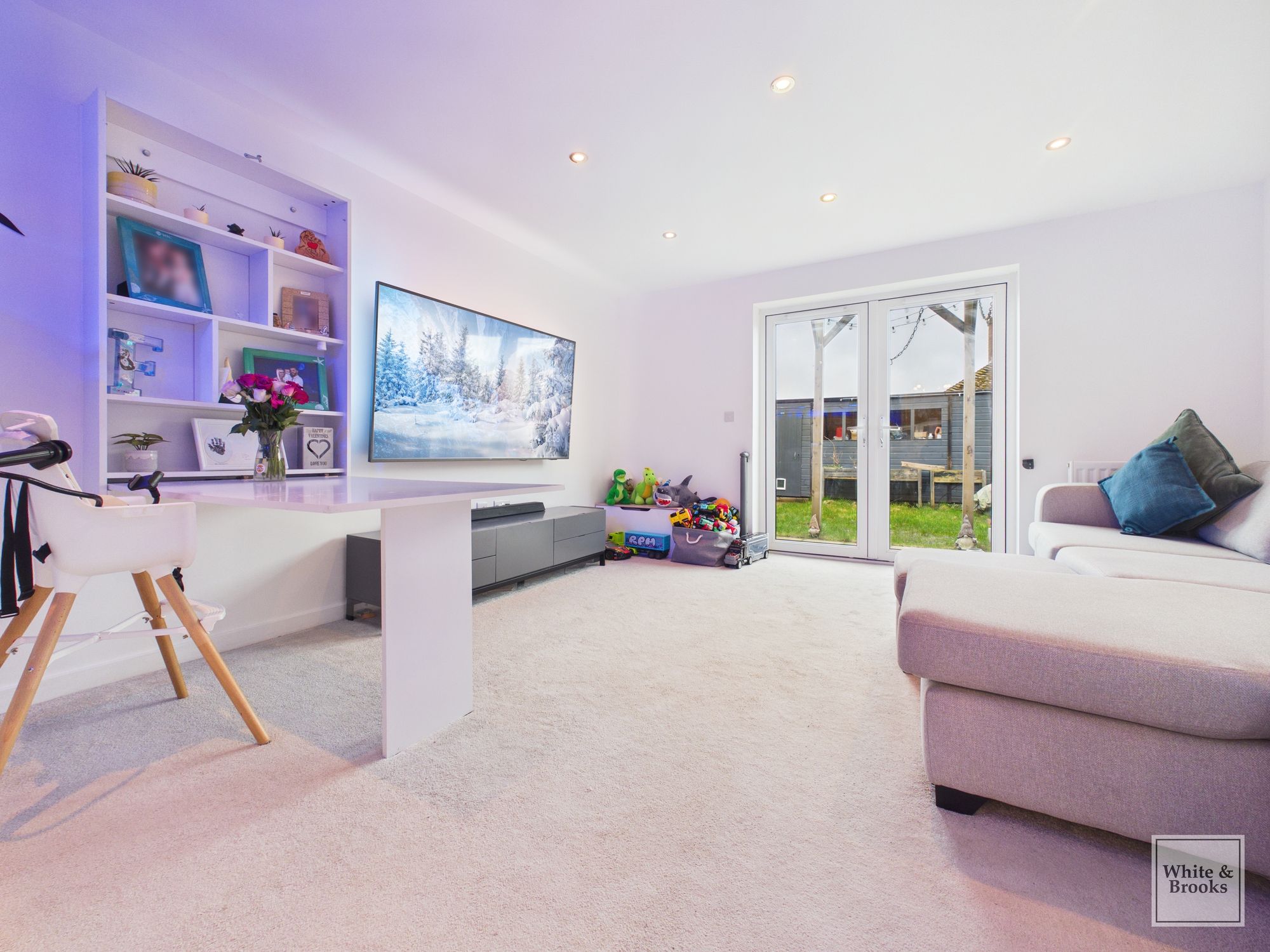 2 bed semi-detached house for sale in Baker Close, Bracklesham Bay, PO20  - Property Image 2