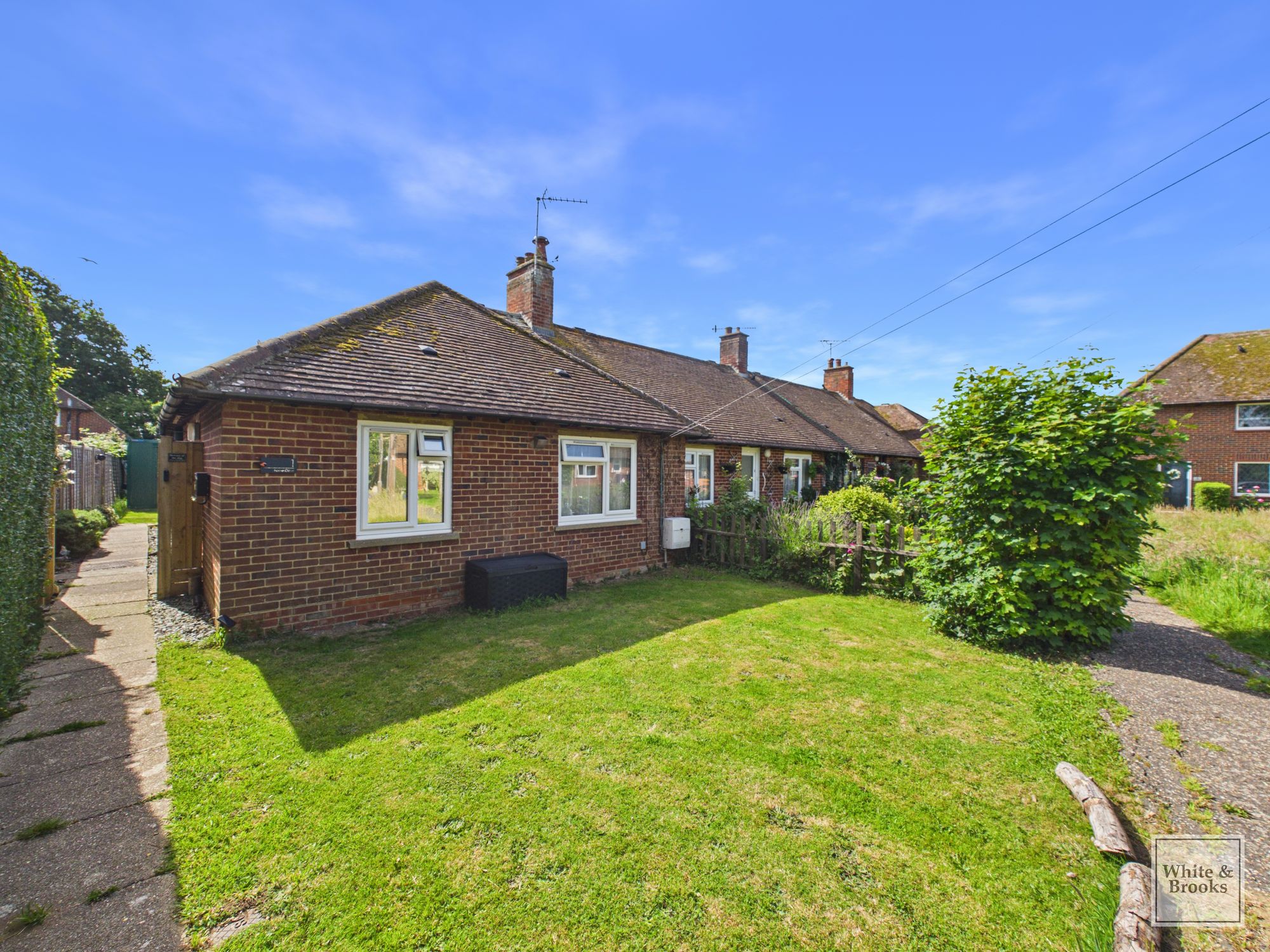 2 bed semi-detached bungalow for sale in Farne Close, Birdham, PO20 - Property Image 1