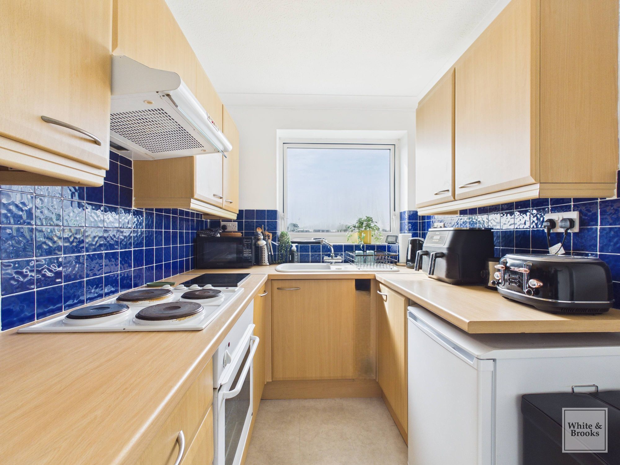 2 bed flat for sale in Flansham Park, Ashmere Court Flansham Park, PO22  - Property Image 3