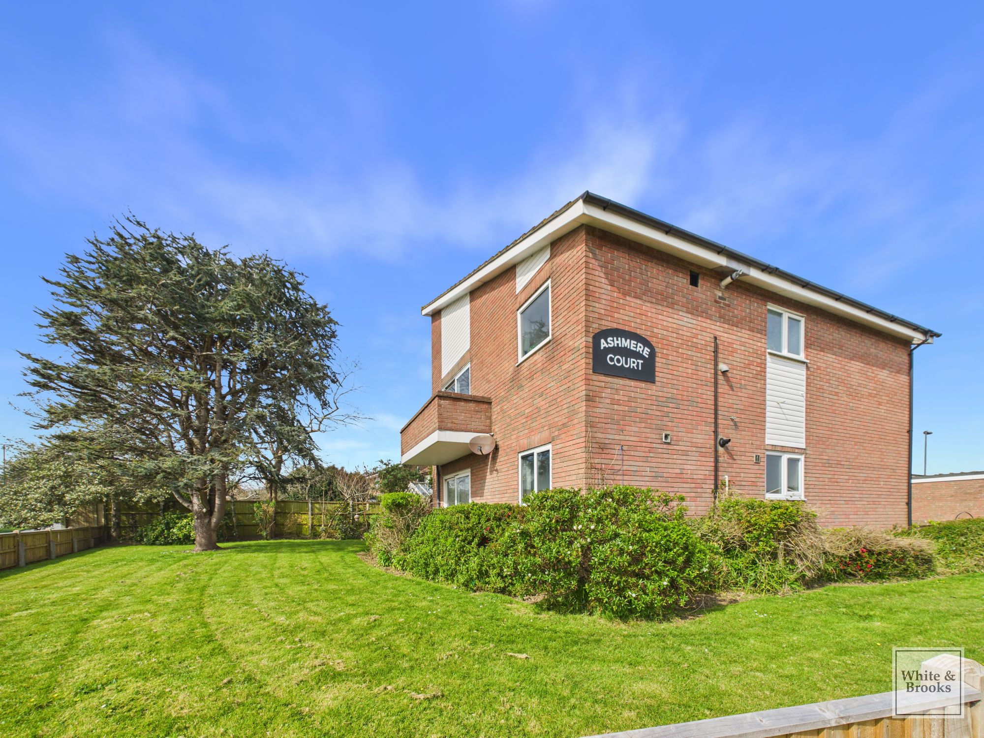 2 bed flat for sale in Flansham Park, Ashmere Court Flansham Park, PO22 - Property Image 1