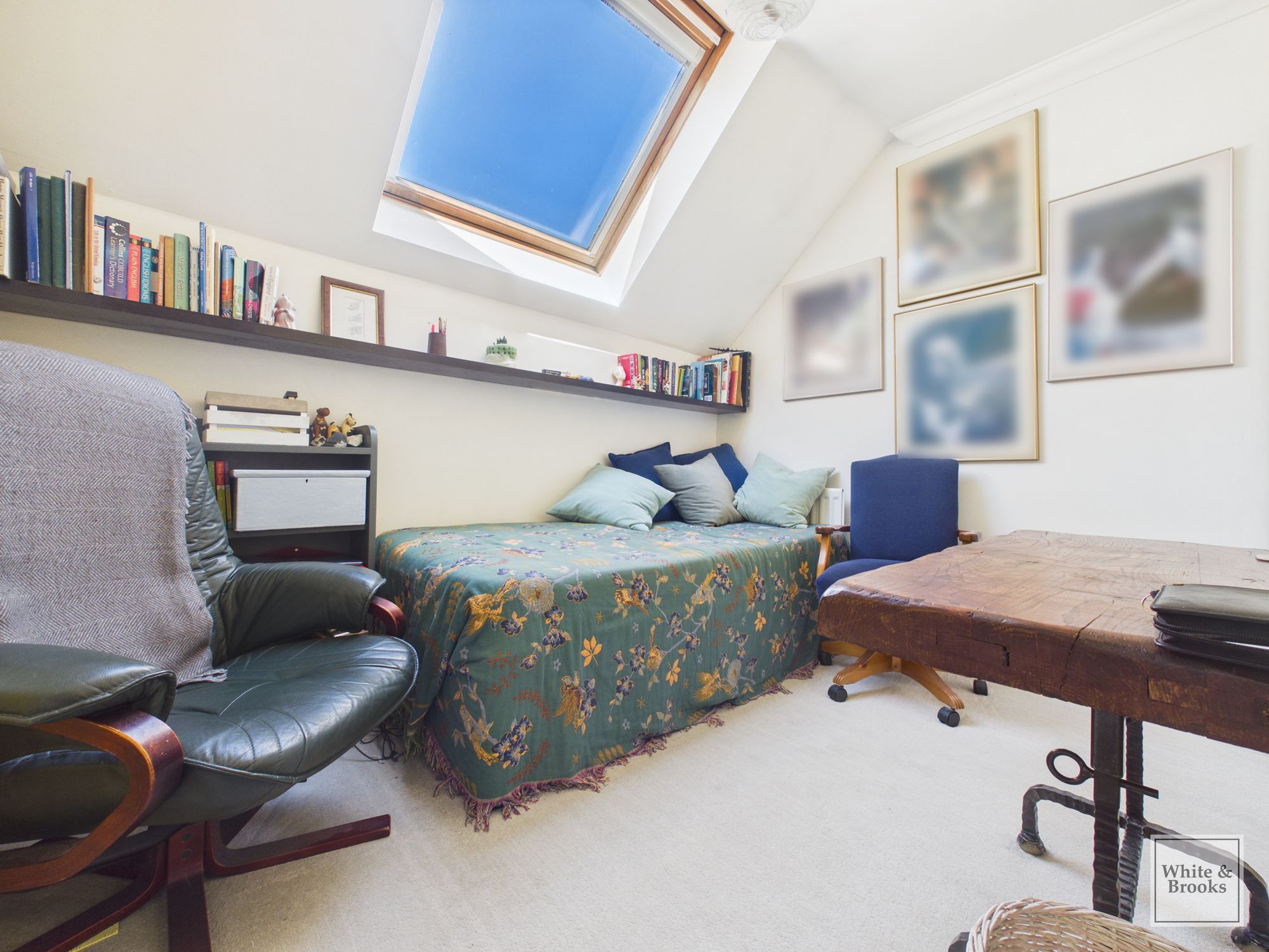 2 bed apartment for sale in The Hornet, Chichester, PO19  - Property Image 11