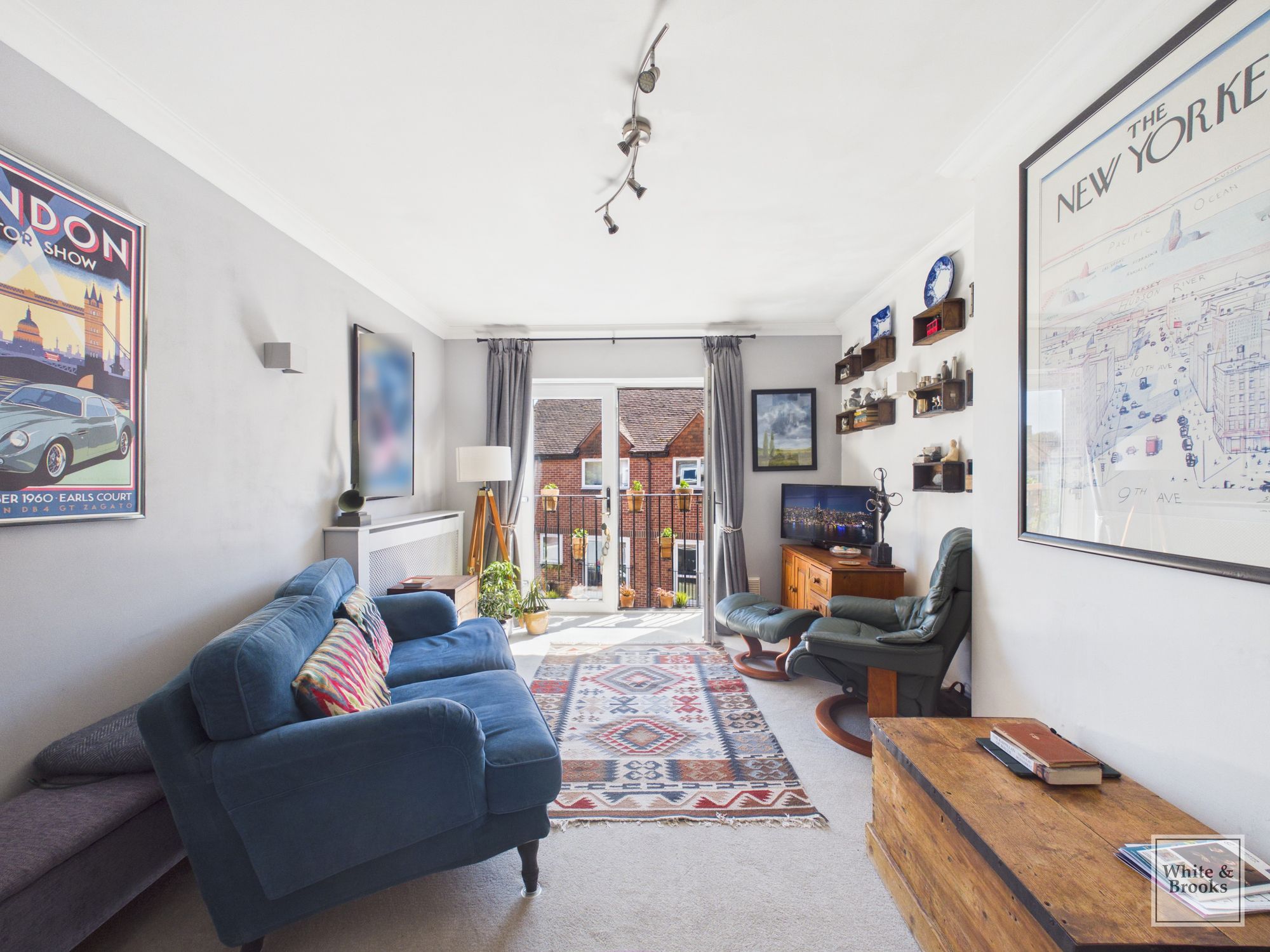 2 bed apartment for sale in The Hornet, Chichester, PO19 1
