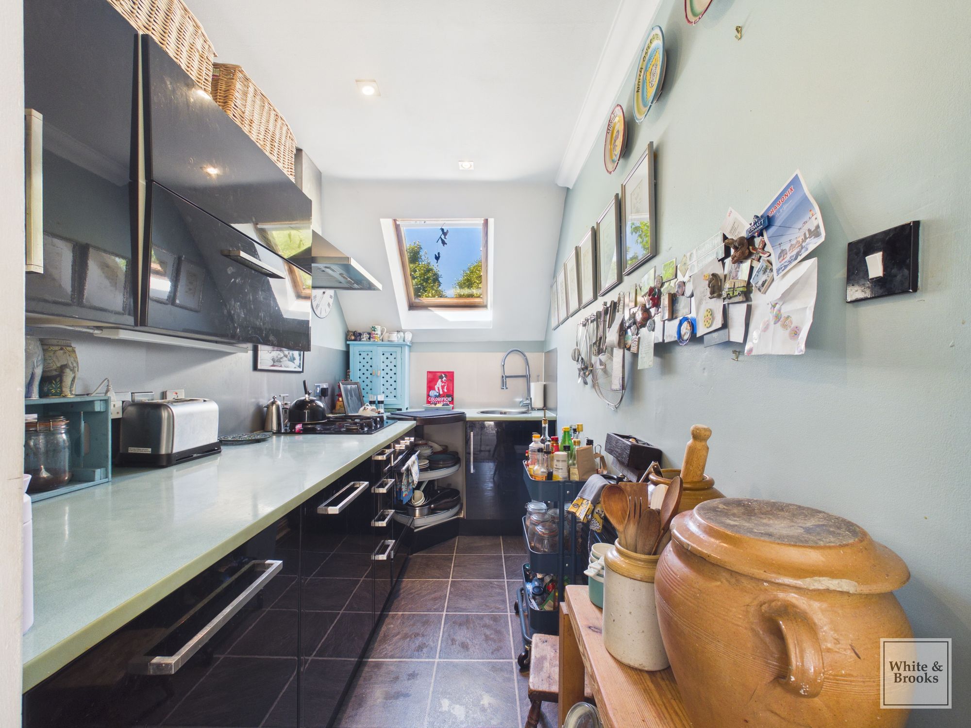 2 bed apartment for sale in The Hornet, Chichester, PO19 5