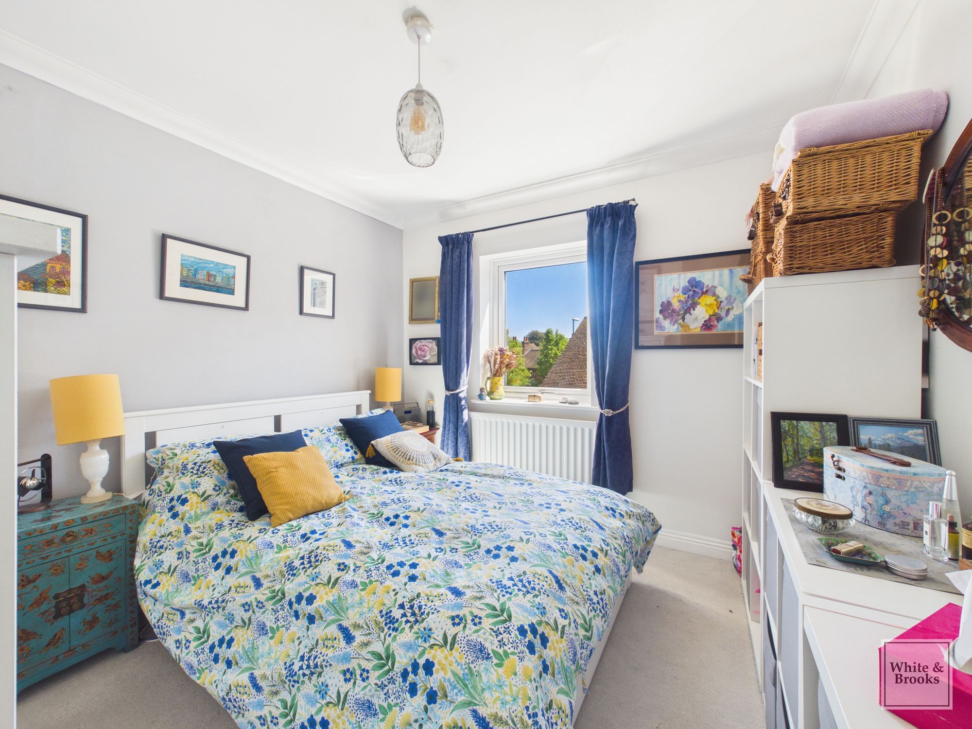 2 bed apartment for sale in The Hornet, Chichester, PO19 8