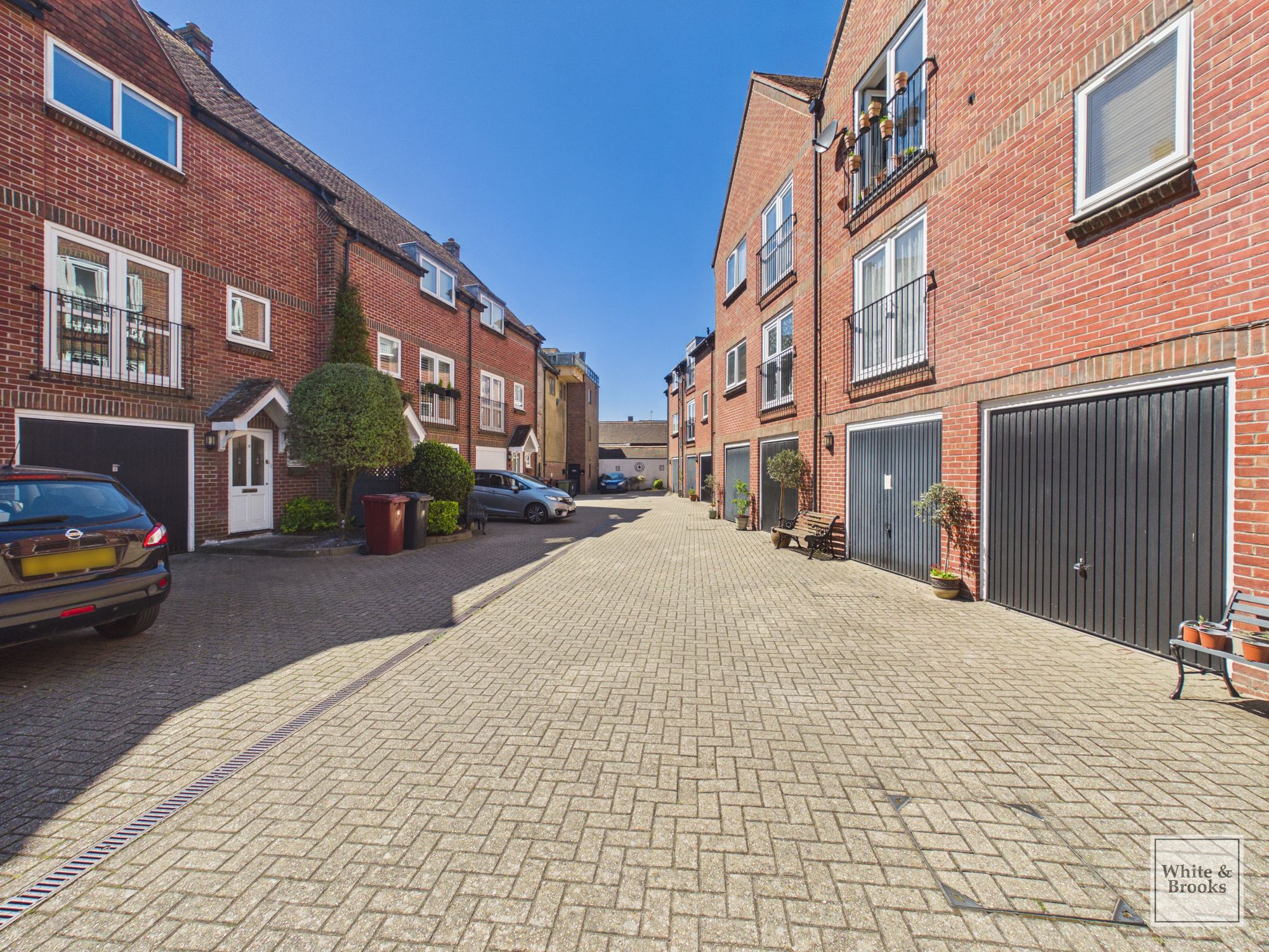 2 bed apartment for sale in The Hornet, Chichester, PO19  - Property Image 16