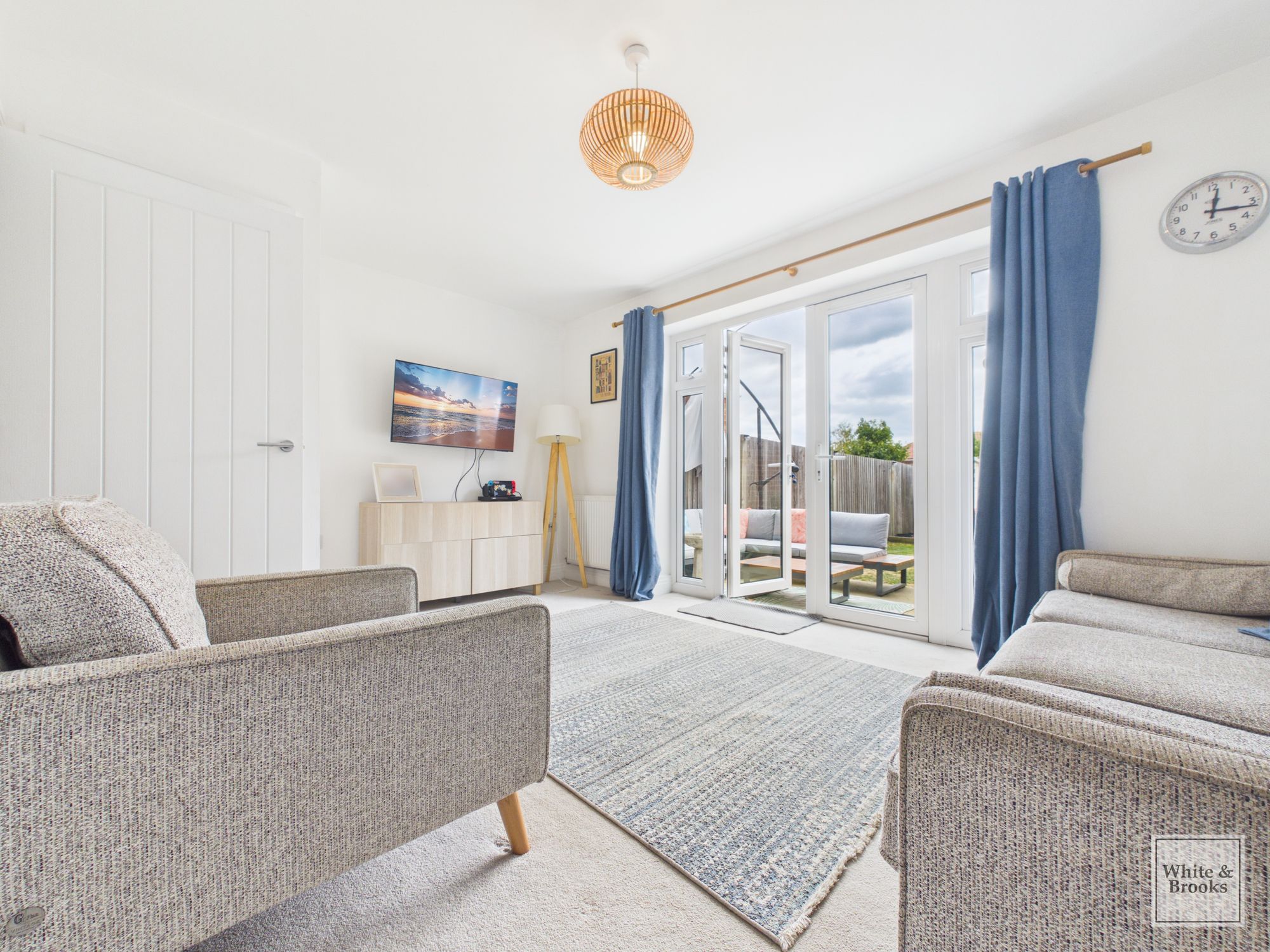 3 bed semi-detached house for sale in Western Road, Chichester, PO20  - Property Image 2