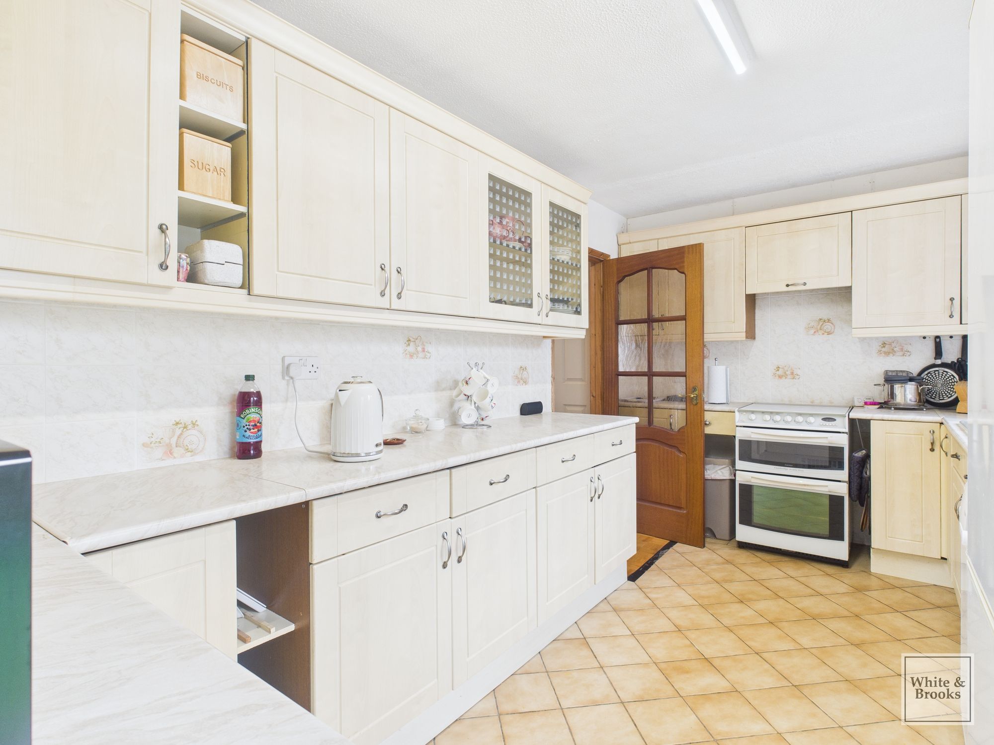 3 bed detached bungalow for sale in Pine Walk, Rose Green Bognor Regis, PO21 3DP  - Property Image 3