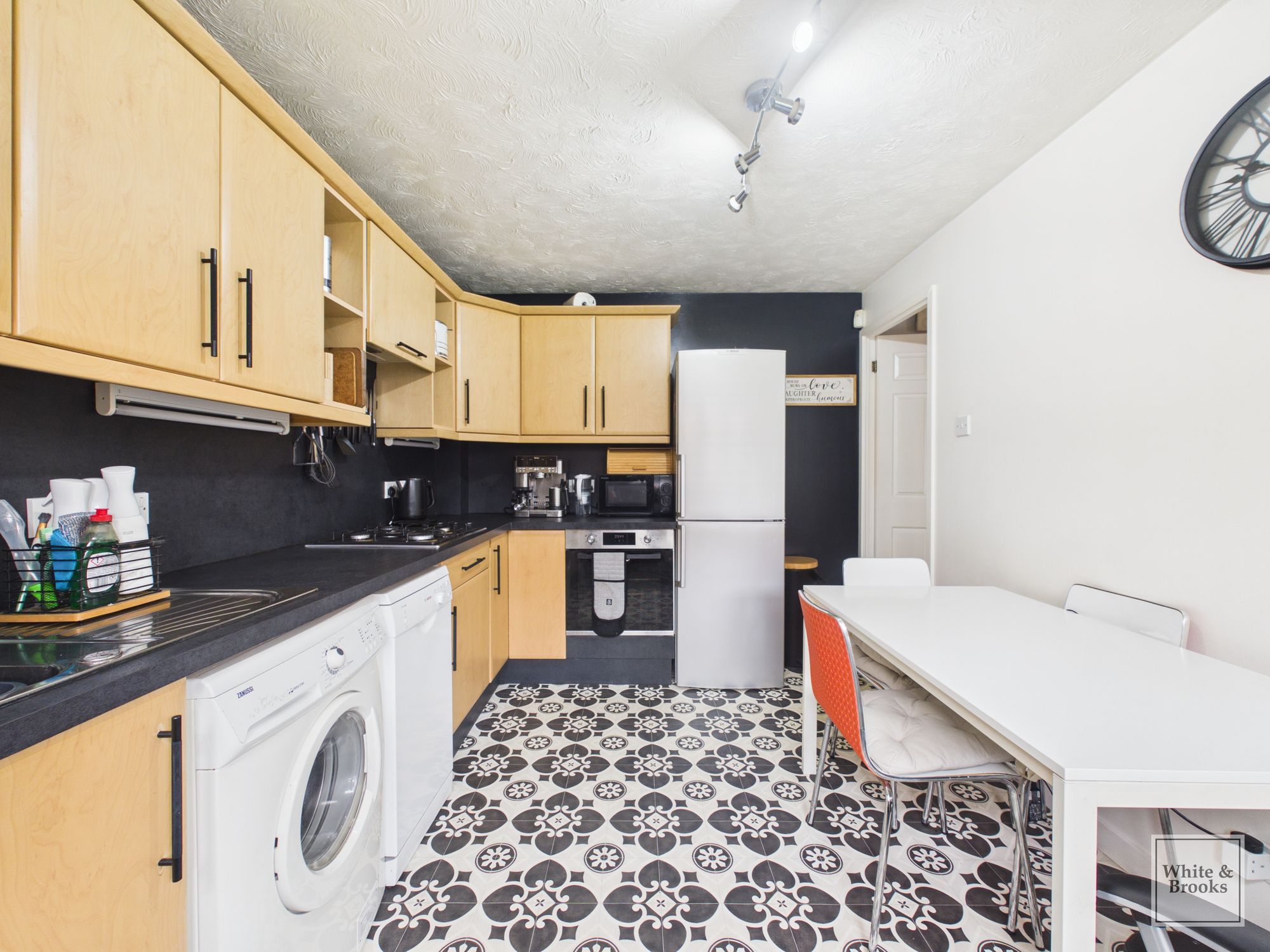 3 bed end of terrace house for sale in Mosse Gardens, Chichester, PO19 3