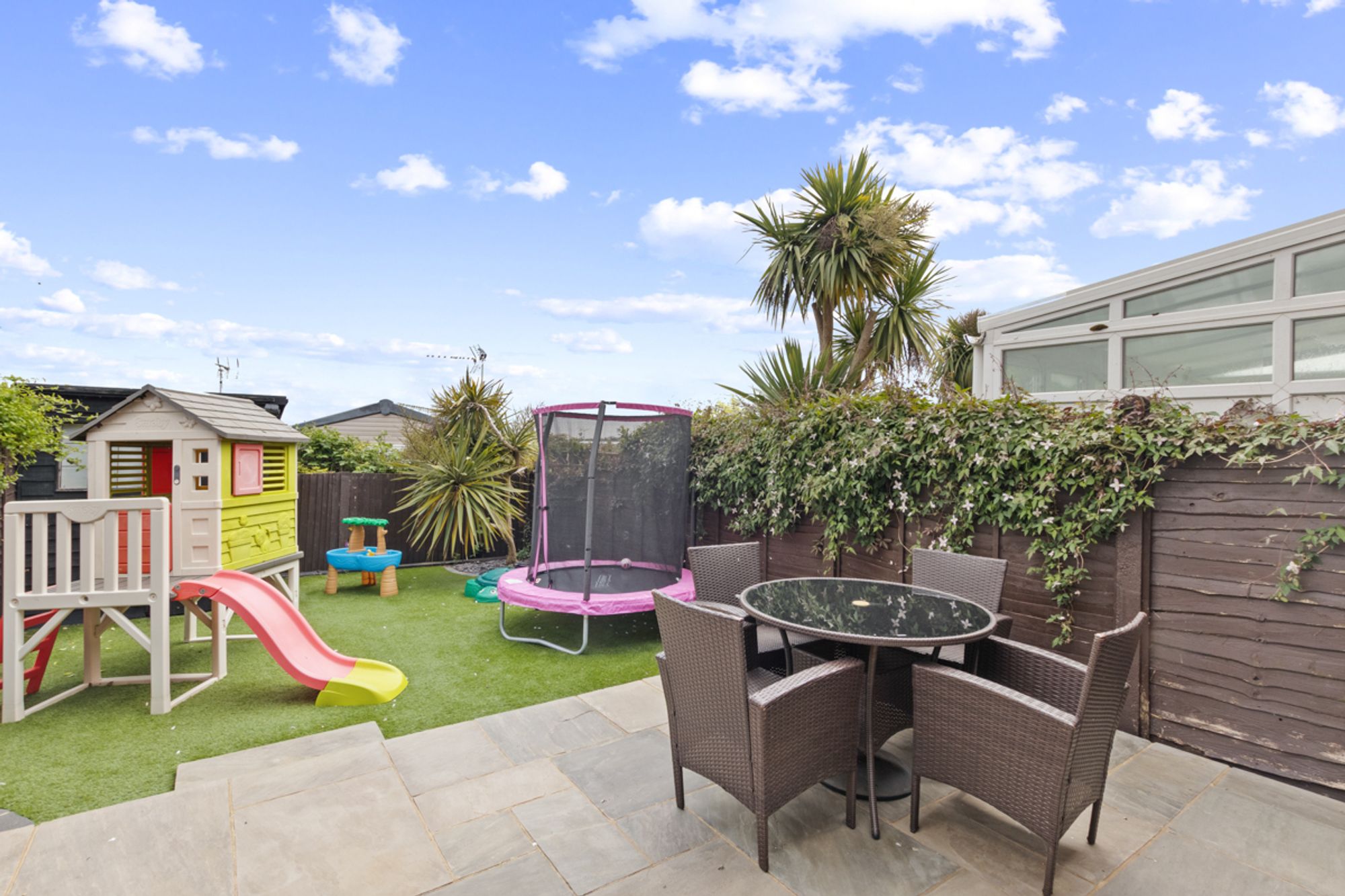 3 bed terraced house for sale in Shalbourne Crescent, Bracklesham Bay, PO20  - Property Image 4