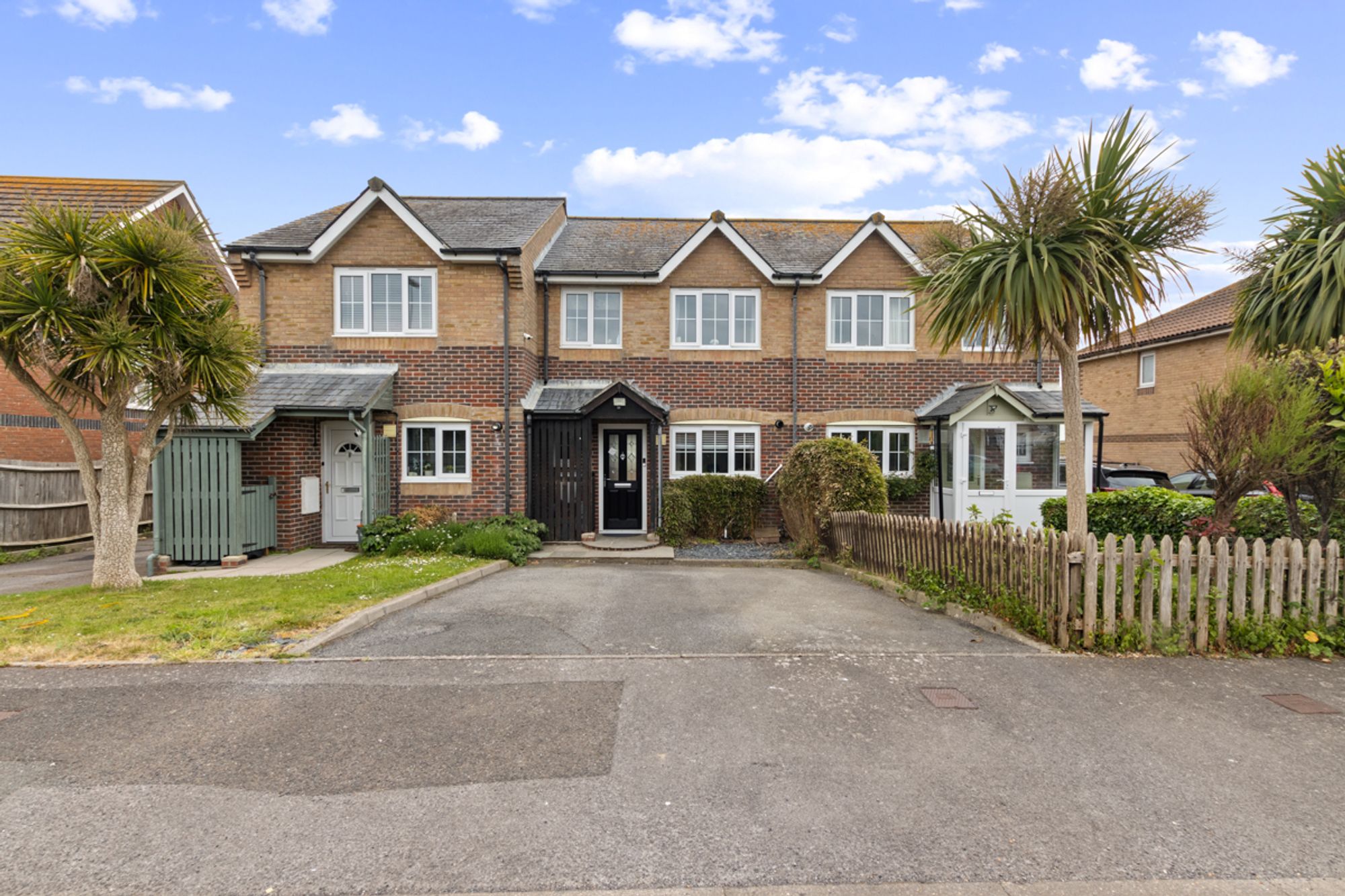 3 bed terraced house for sale in Shalbourne Crescent, Bracklesham Bay, PO20  - Property Image 1