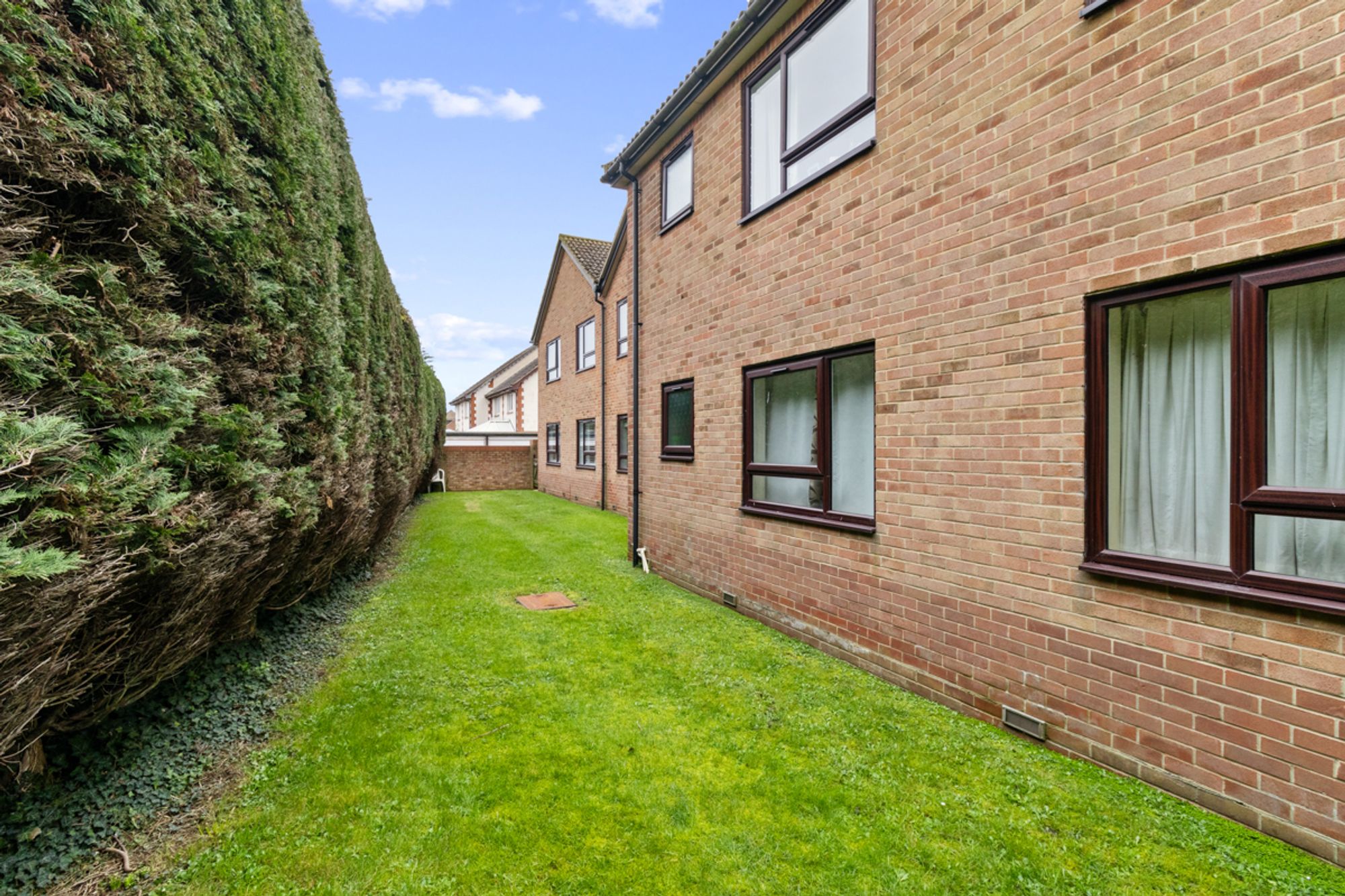 2 bed flat for sale in Lion Court, Mill Park Road, Nyetimber, PO21 3PA  - Property Image 15