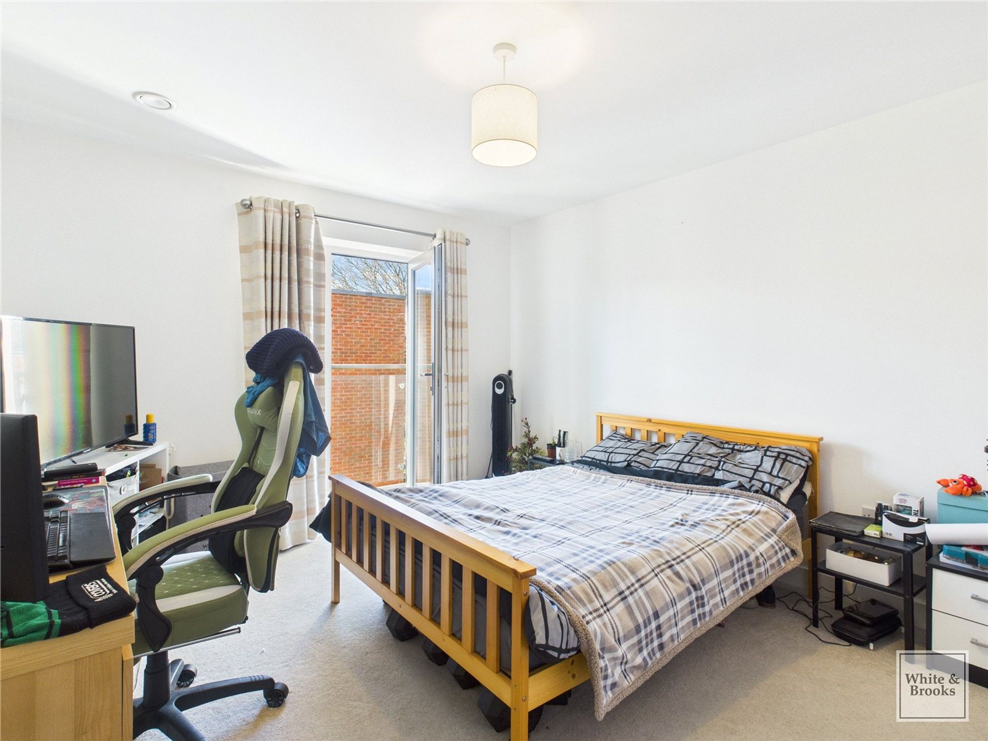 2 bed apartment for sale in Longley Road, Chichester, PO19  - Property Image 5