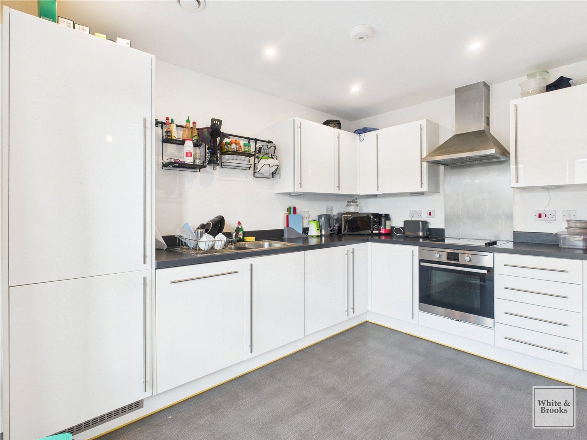 2 bed apartment for sale in Longley Road, Chichester, PO19 2