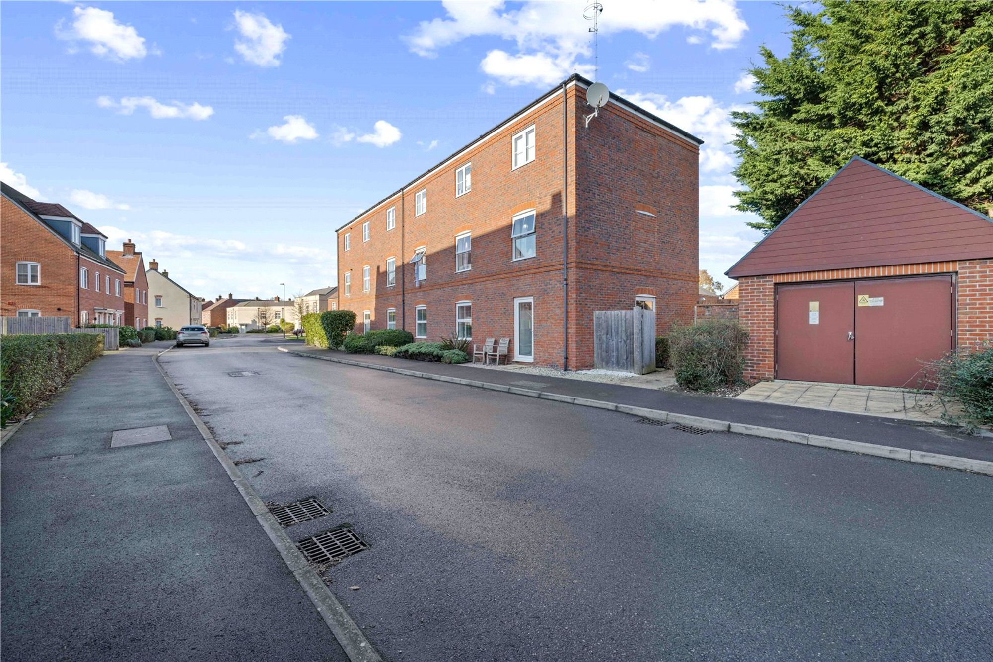 2 bed apartment for sale in The Halt, Hambrook, PO18  - Property Image 9