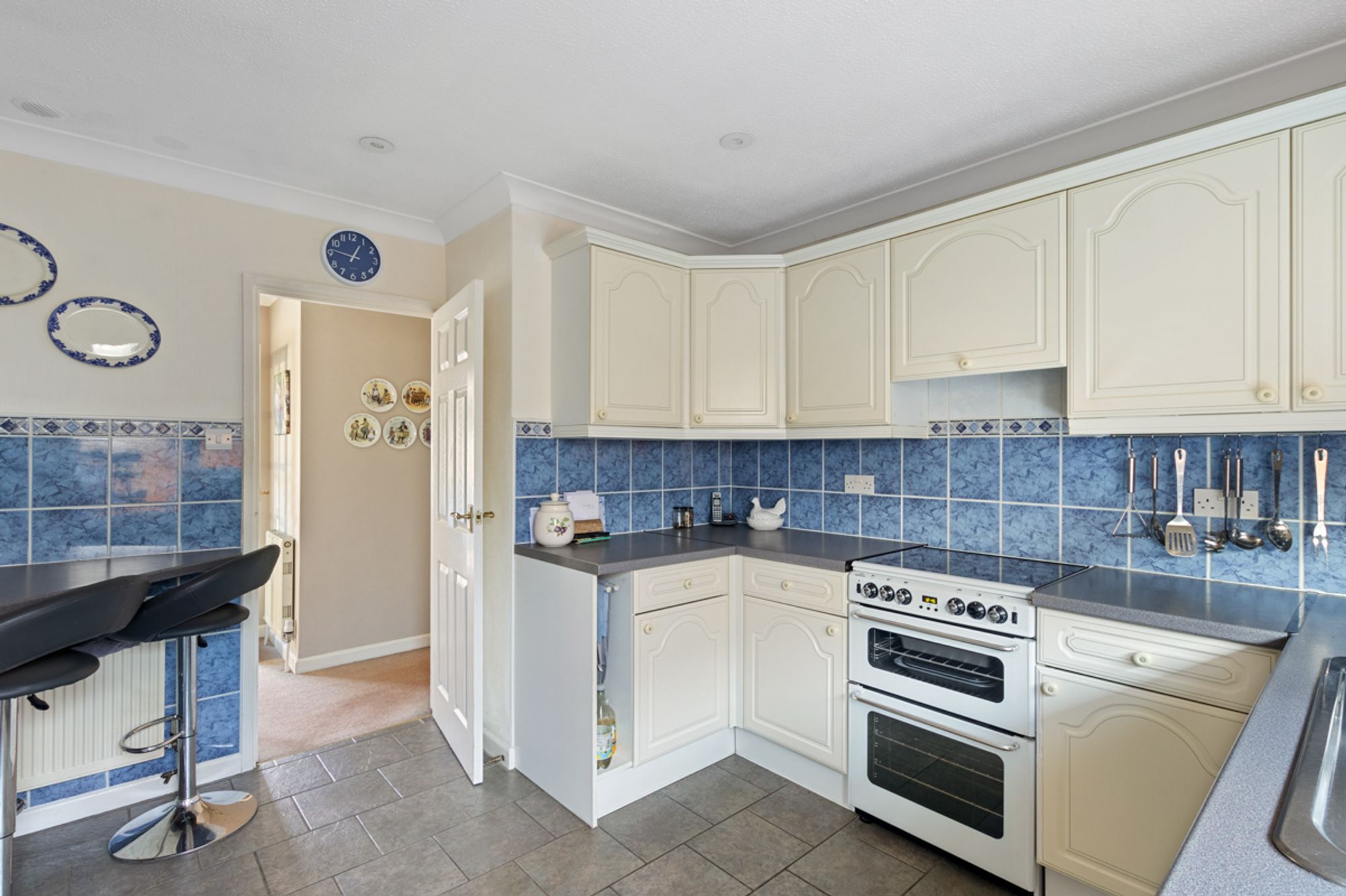 2 bed detached bungalow for sale in Bethwines Close, Chichester, PO18  - Property Image 8