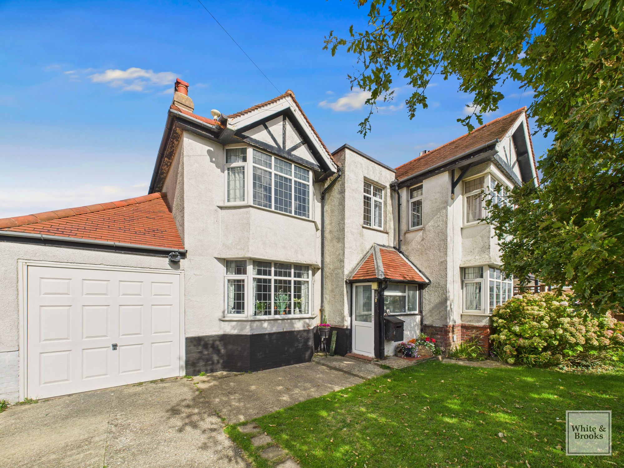 4 bed detached house for sale in Culver Road, Felpham, PO22 7EF  - Property Image 1