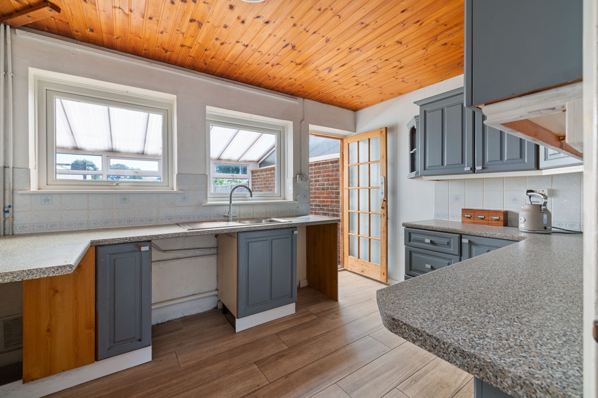3 bed semi-detached house for sale in Kingsham Road, Chichester, PO19  - Property Image 3