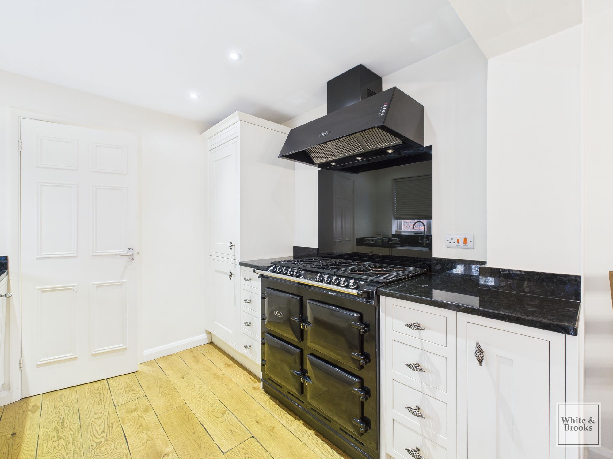 2 bed end of terrace house for sale in West Pallant, Chichester, PO19  - Property Image 7