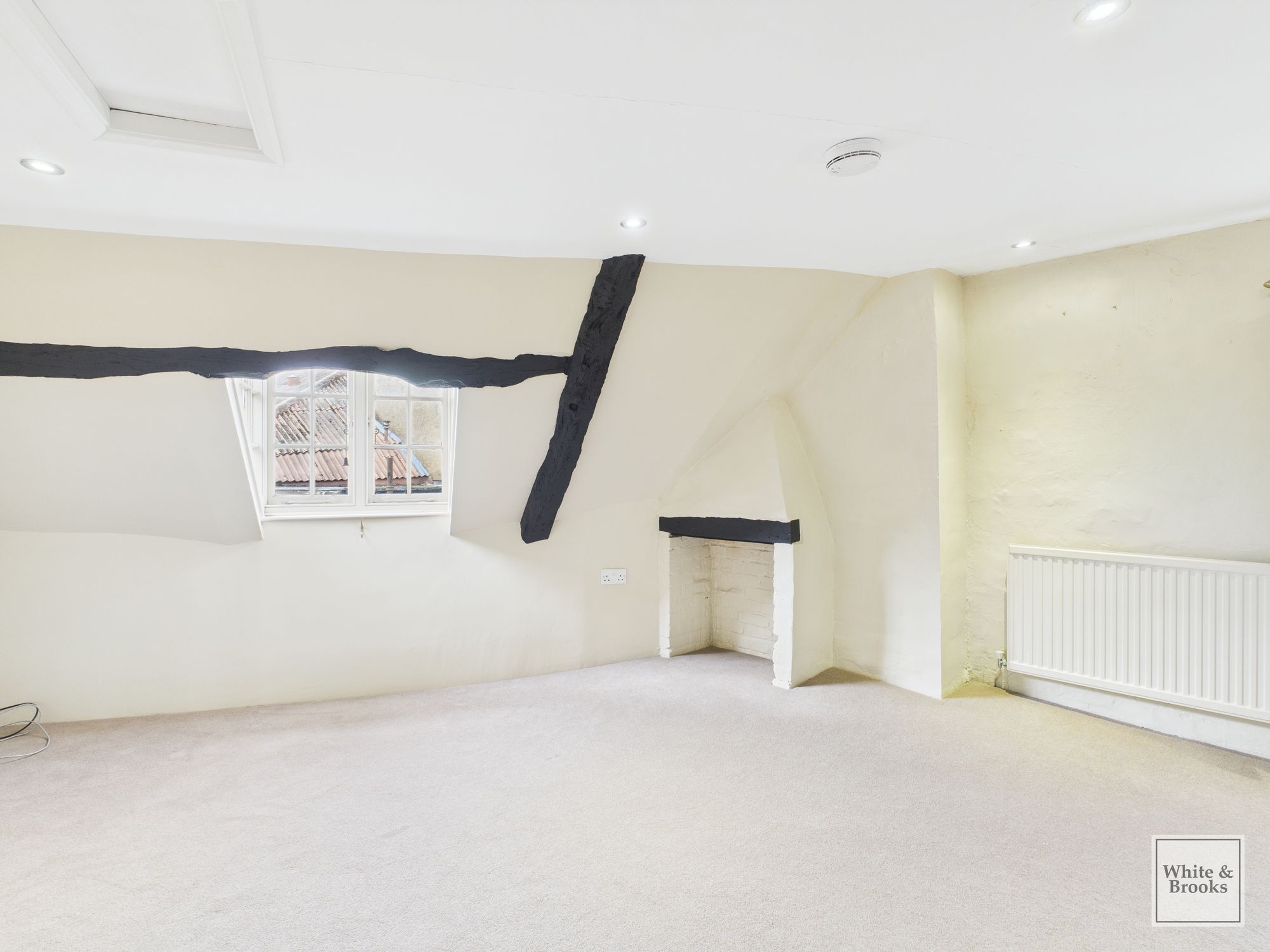 2 bed end of terrace house for sale in West Pallant, Chichester, PO19 12