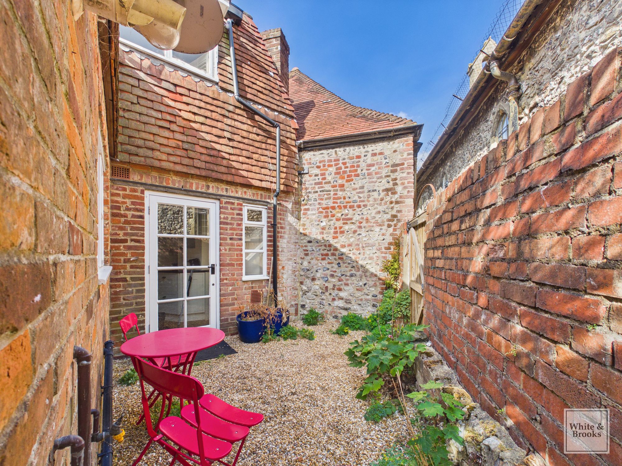 2 bed end of terrace house for sale in West Pallant, Chichester, PO19  - Property Image 22