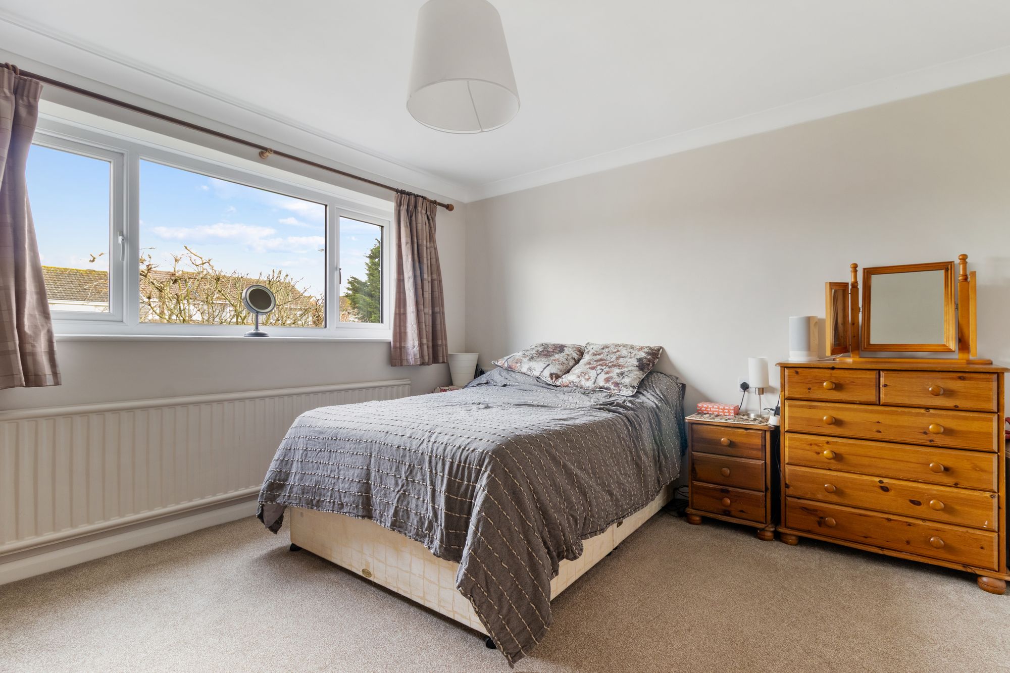 4 bed detached house for sale in Worcester Road, Chichester, PO19  - Property Image 11