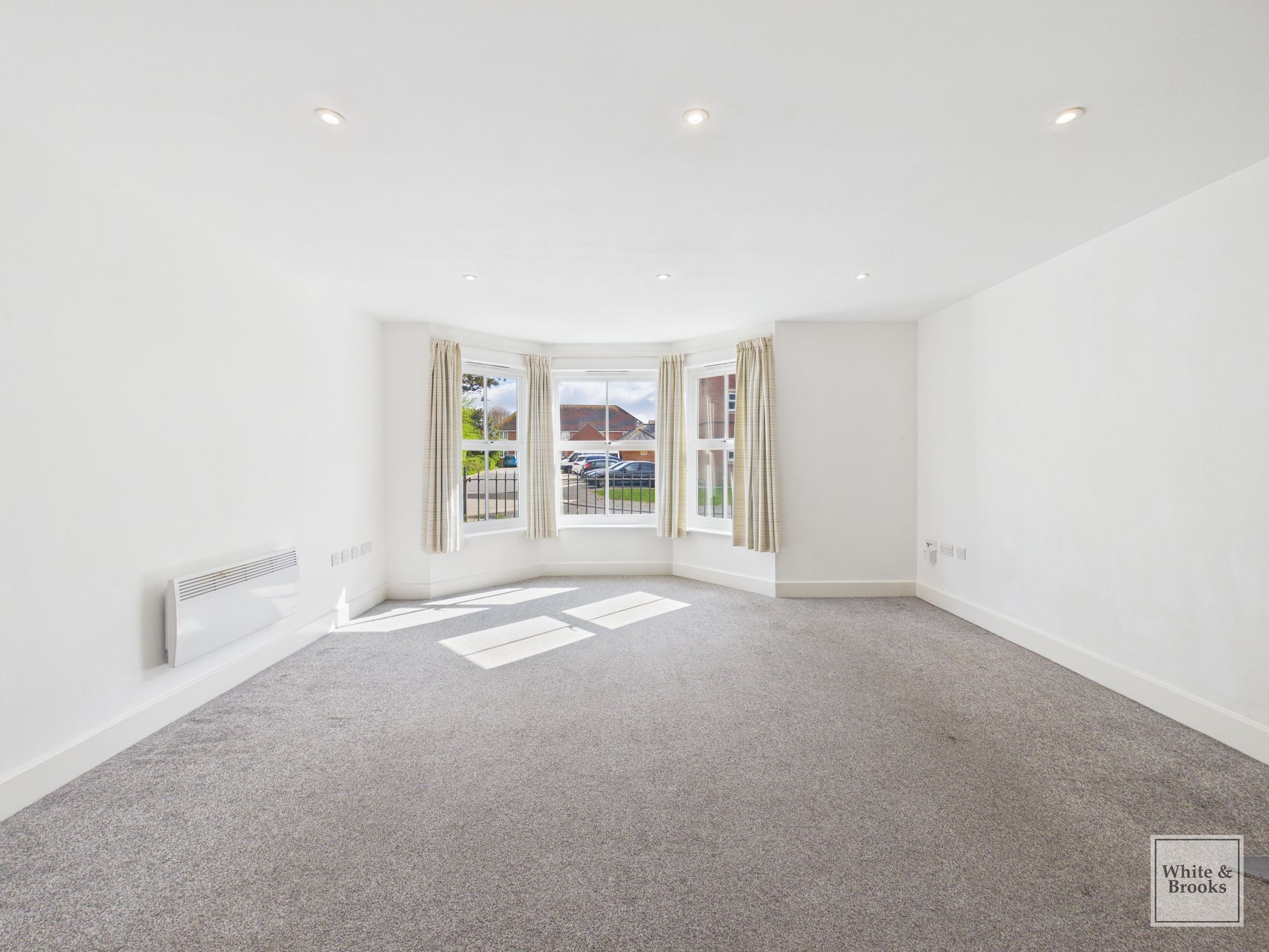 2 bed apartment for sale in St. Agnes Place, Chichester, PO19  - Property Image 2