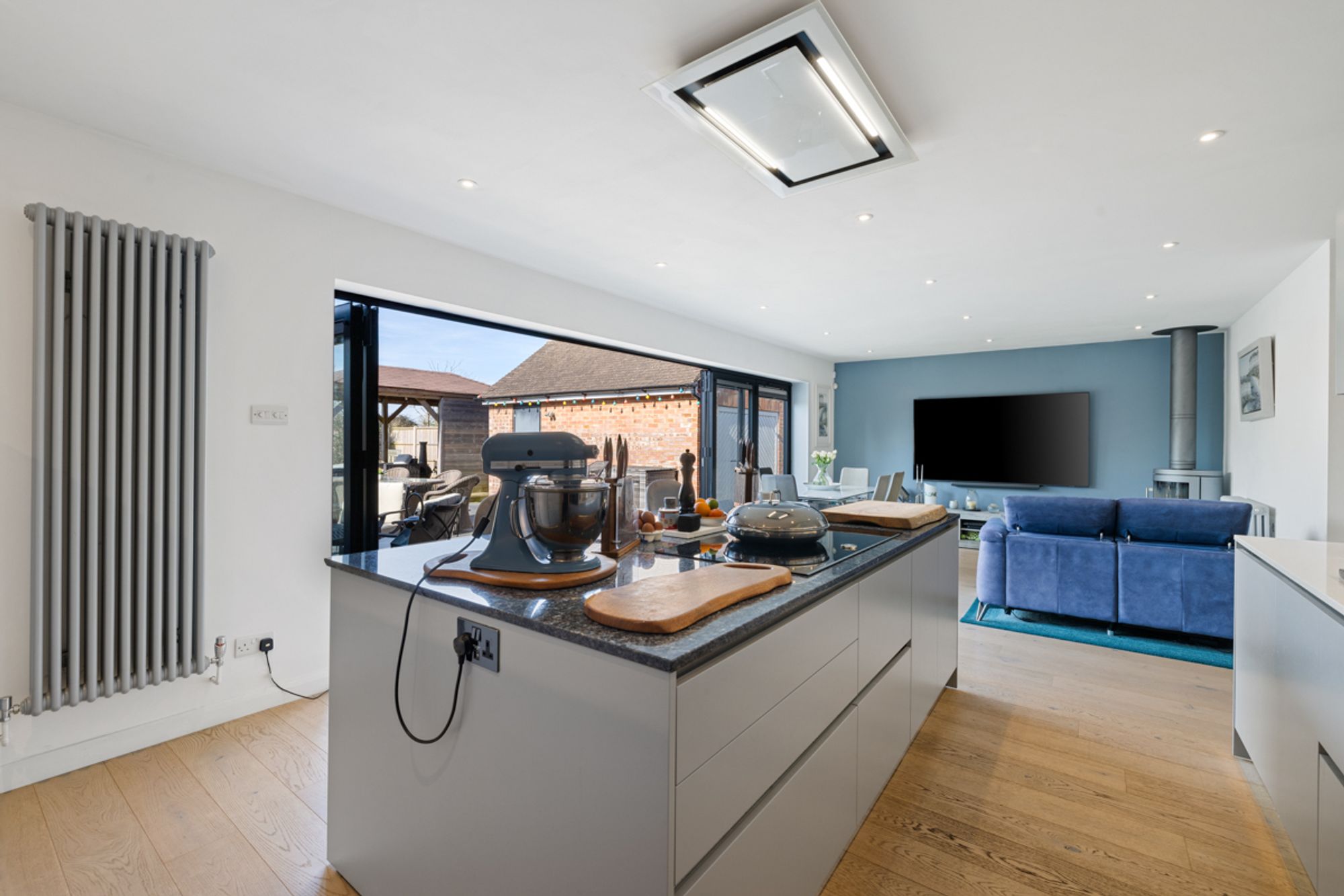 4 bed house for sale in Vinnetrow Road, Runcton, PO20 2