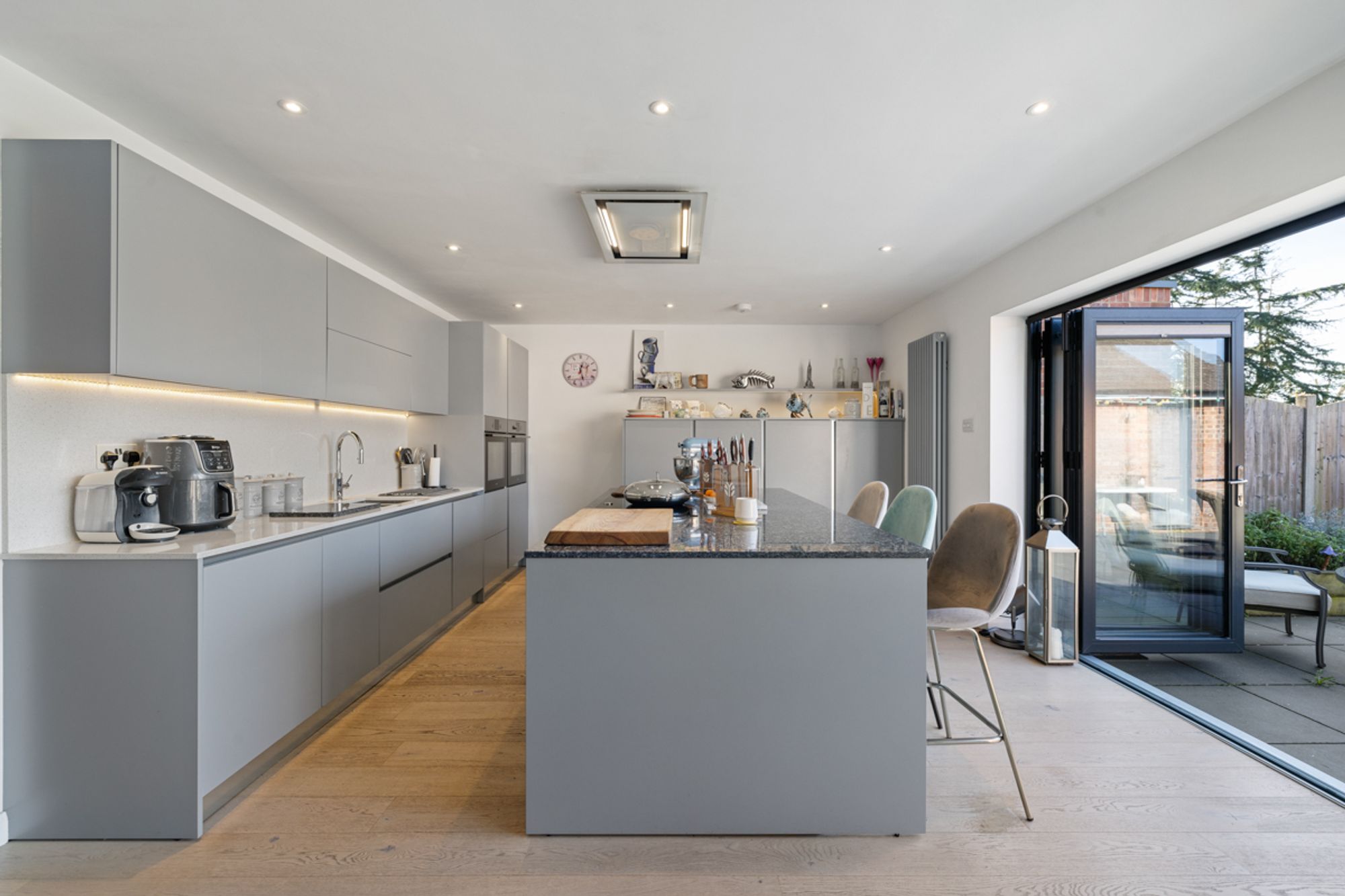 4 bed house for sale in Vinnetrow Road, Runcton, PO20 3