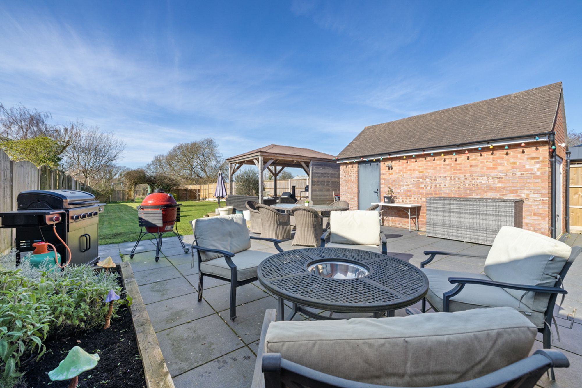 4 bed house for sale in Vinnetrow Road, Runcton, PO20 24