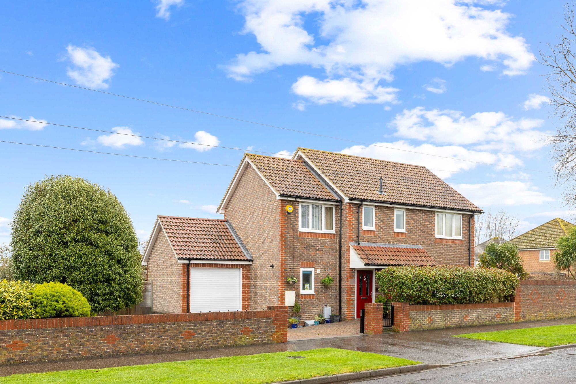 This beautifully presented four-bedroom, two-bathroom detached house offers an exceptional blend of contemporary style and spacious family living. The heart of the home is the open plan kitchen and dining area, featuring sleek modern units, integrated appliances, and ample storage.