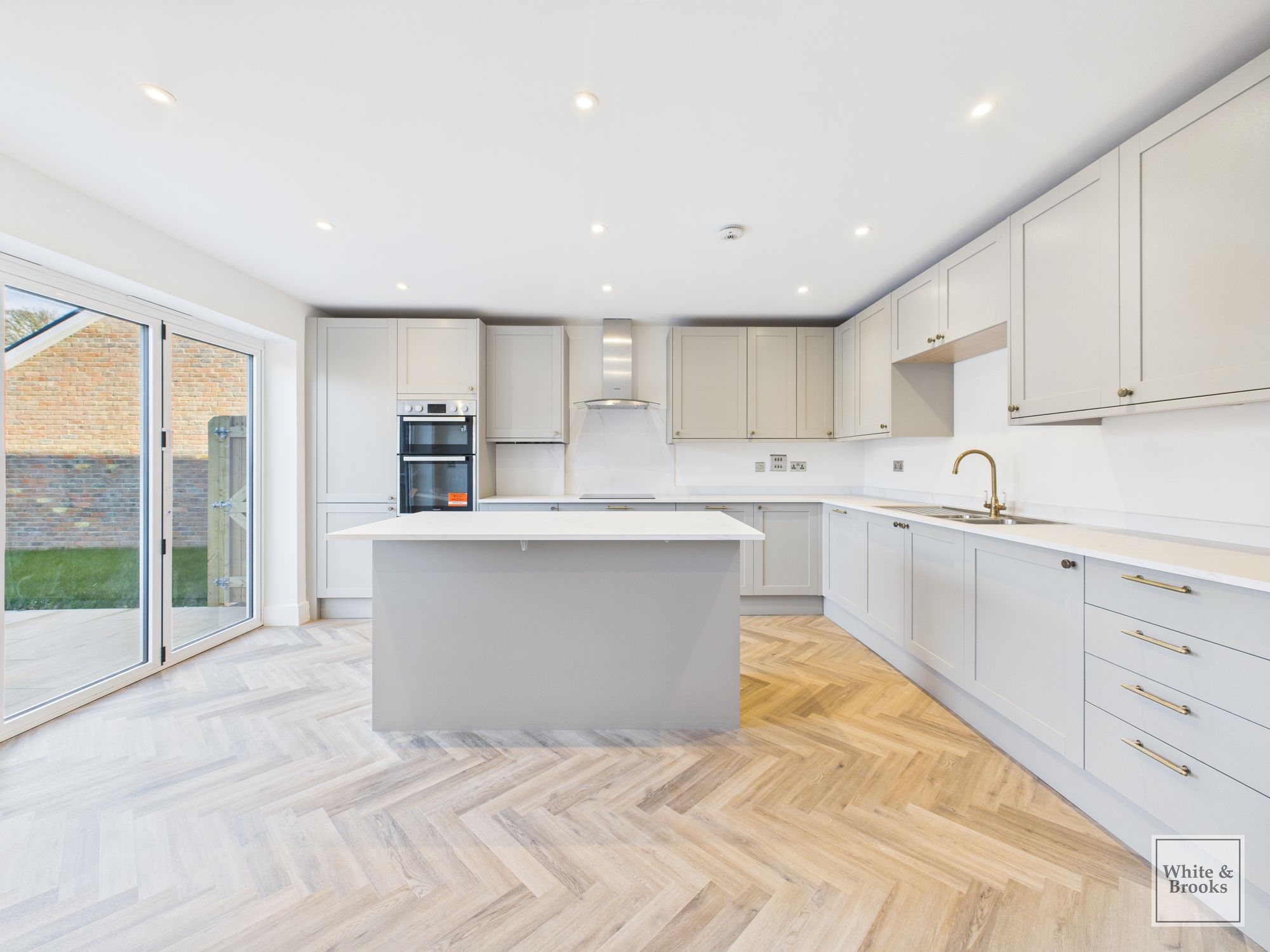 3 bed semi-detached house for sale in Earnshaw Gardens, Aldingbourne, PO20  - Property Image 3