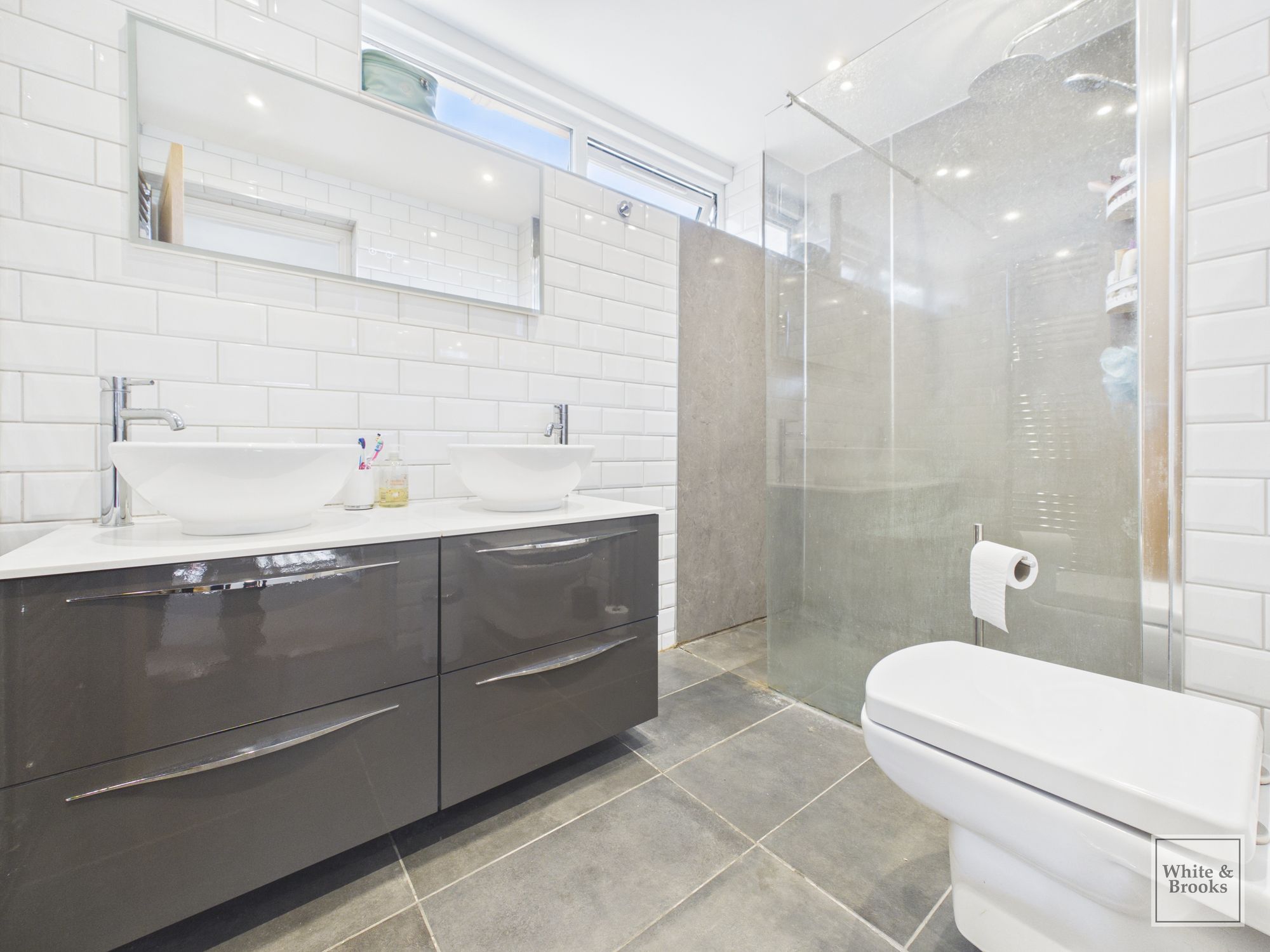 4 bed chalet for sale in Lidsey Road, Woodgate, PO20 9