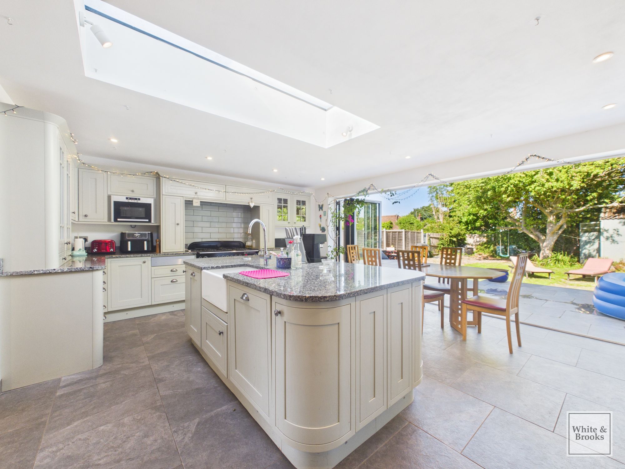 4 bed chalet for sale in Lidsey Road, Woodgate, PO20  - Property Image 4