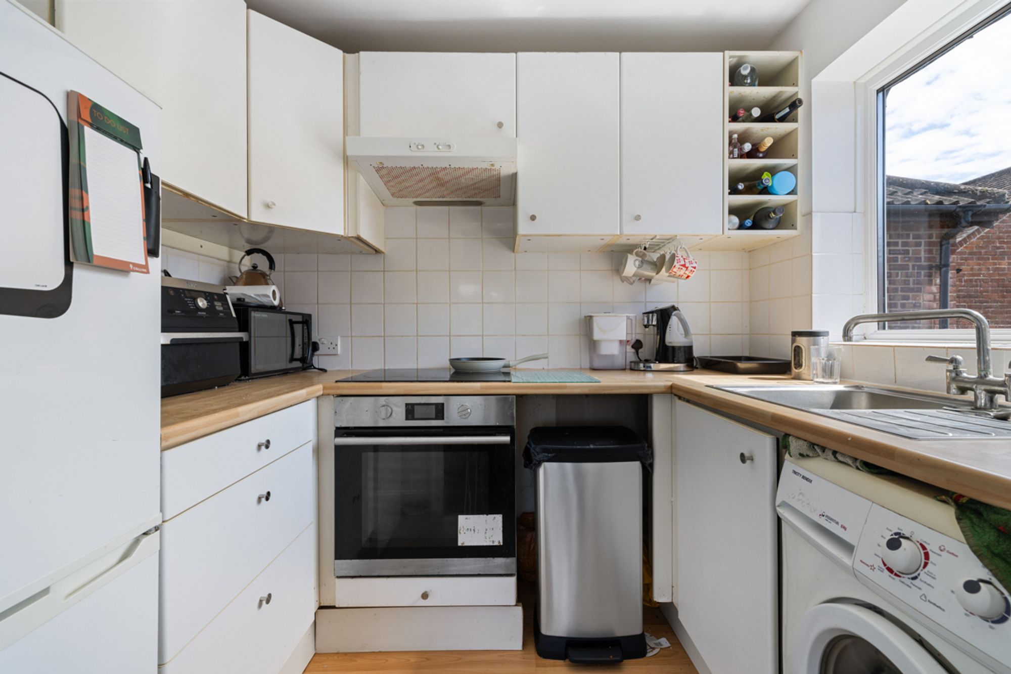 2 bed flat for sale in Neville Road, Woodacre Court, PO22  - Property Image 3