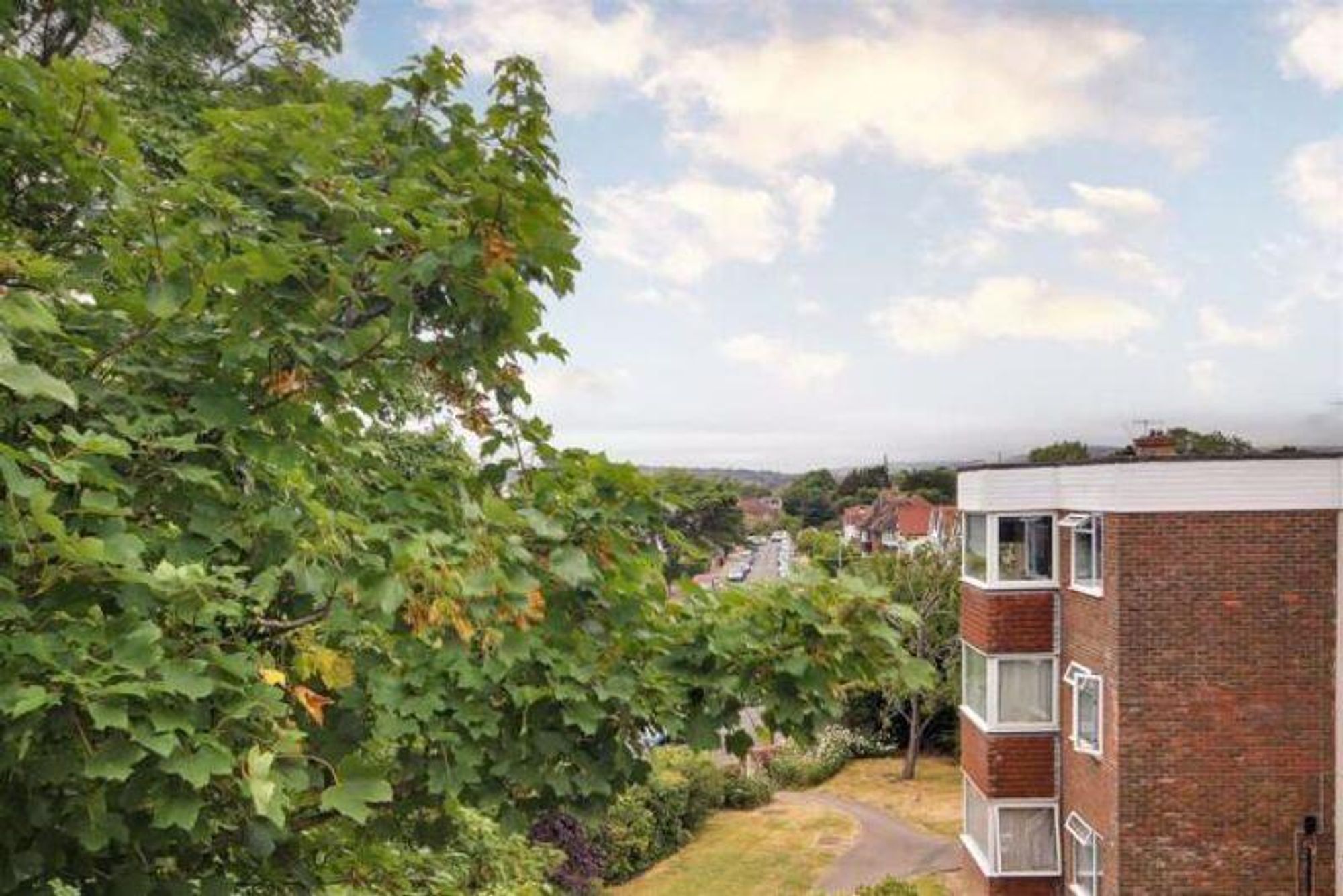 2 bed flat for sale in West Avenue, Worthing, BN11 8