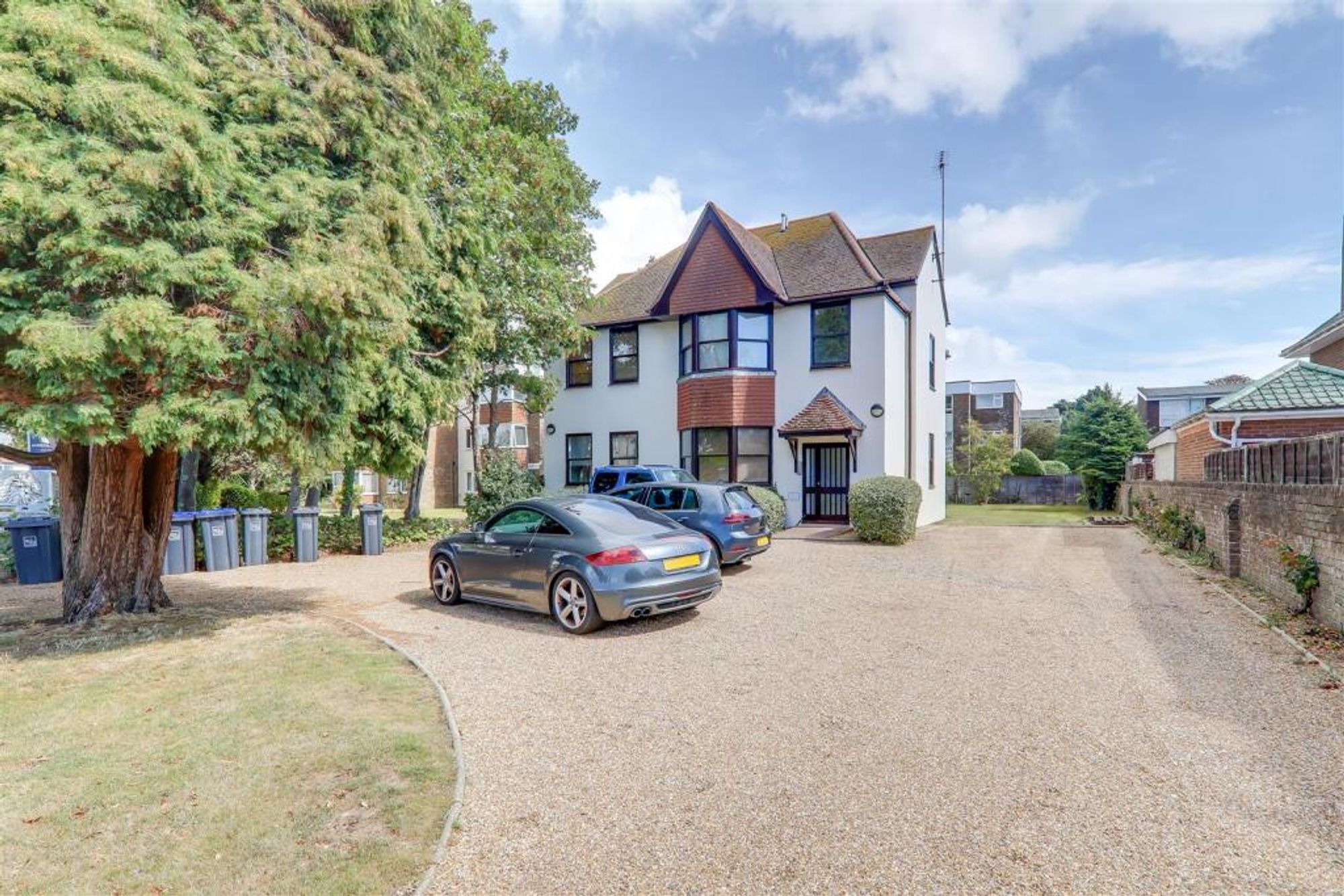 2 bed flat for sale in West Avenue, Worthing, BN11 9