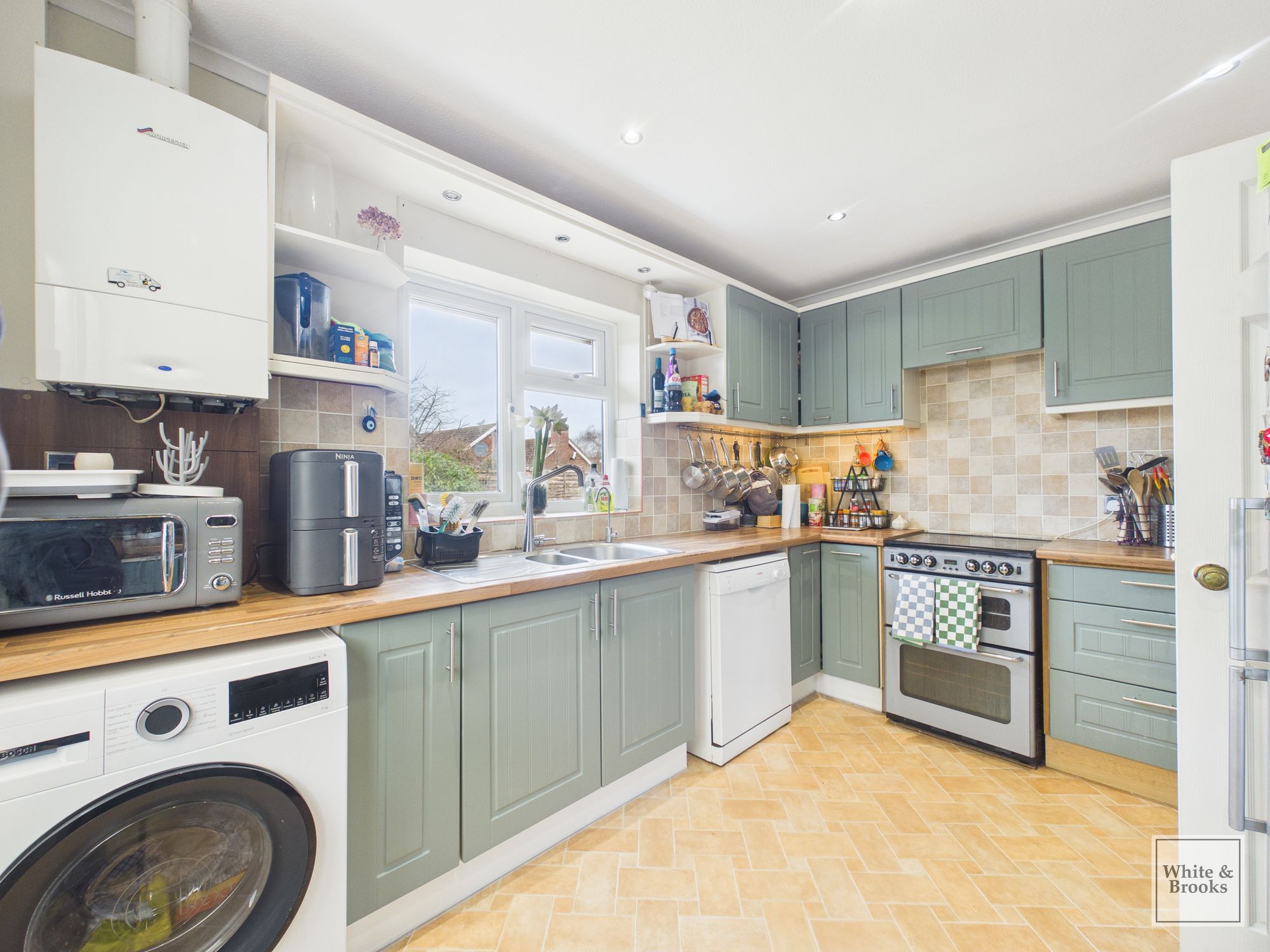 2 bed detached bungalow for sale in Hughes Close, Bognor Regis, PO21 3