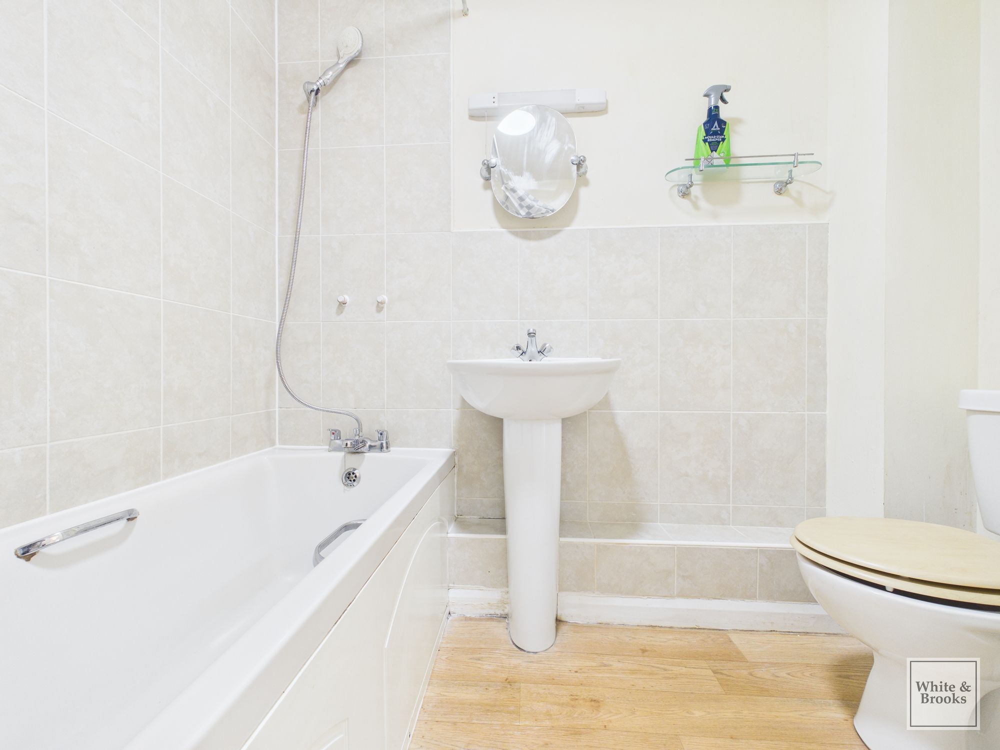 1 bed flat for sale in Fishbourne Road East, Willow Court Fishbourne Road East, PO19  - Property Image 4