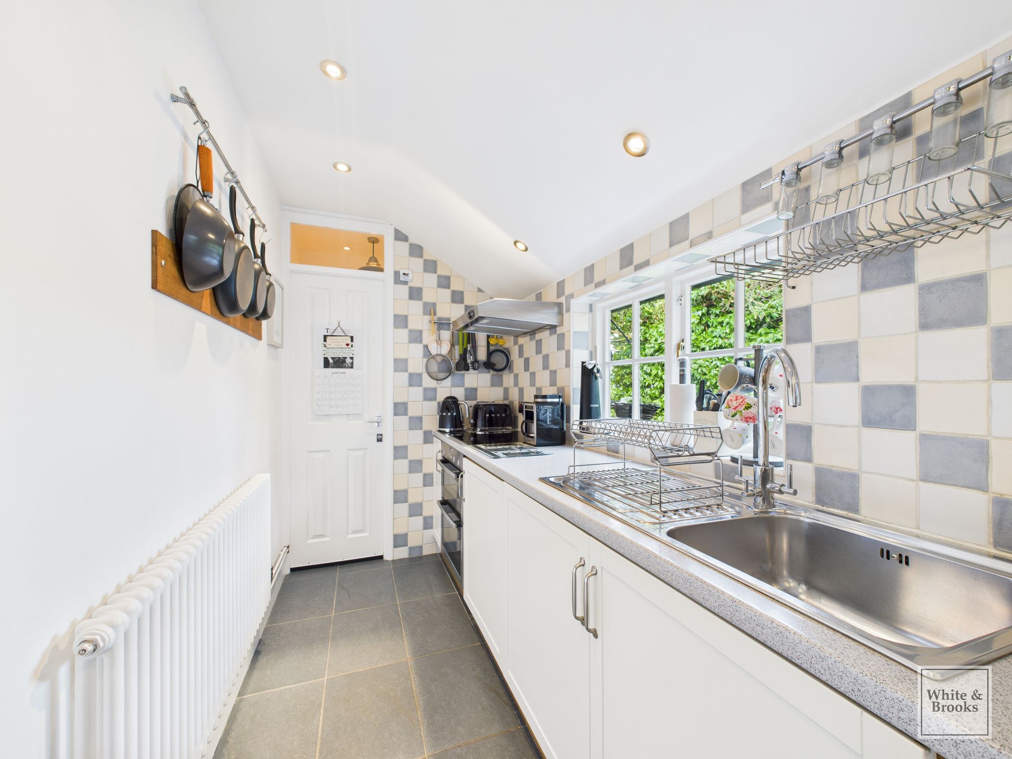 3 bed mid-terraced house for sale in Orchard Street, Chichester, PO19  - Property Image 10