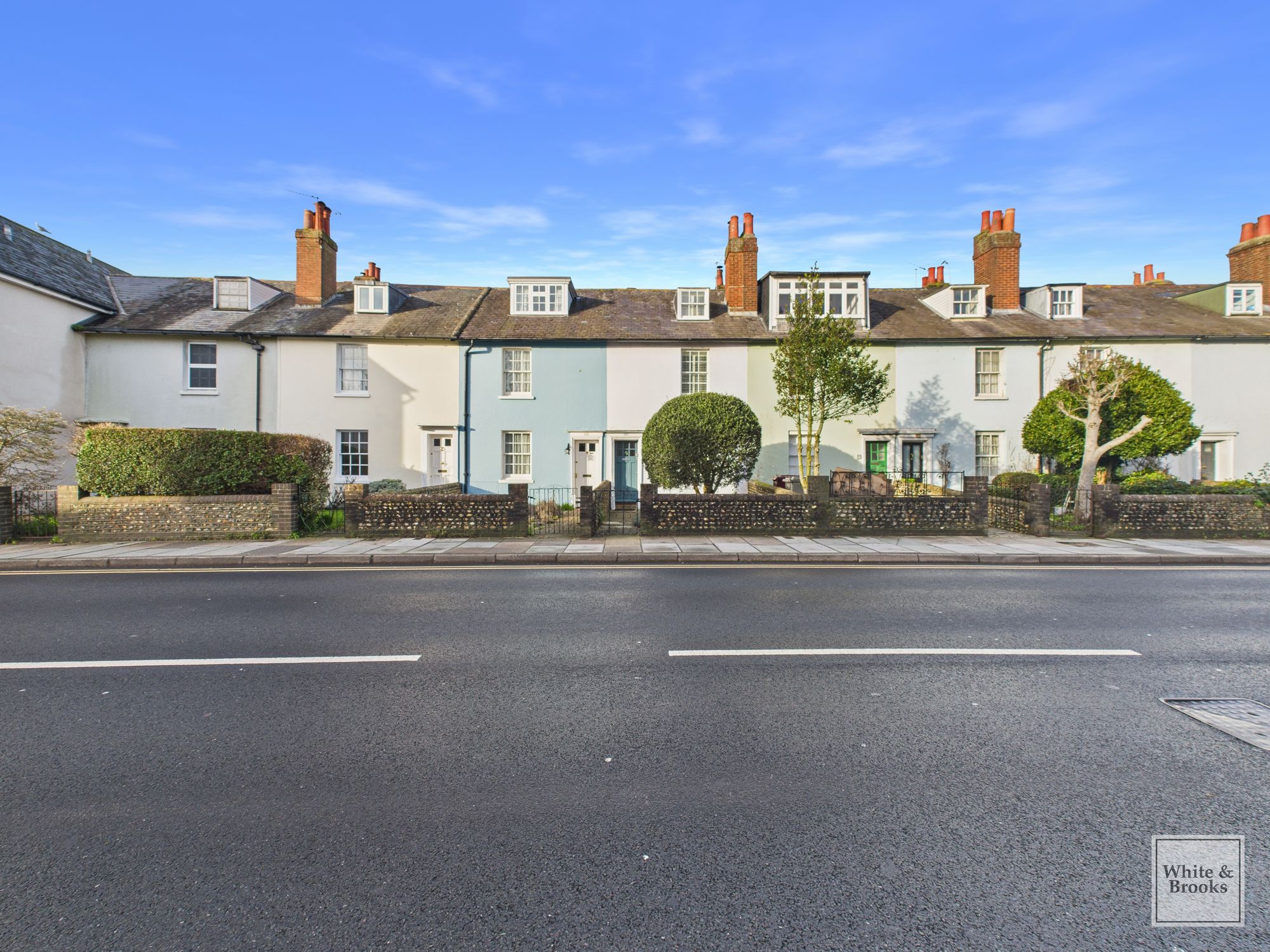 3 bed mid-terraced house for sale in Orchard Street, Chichester, PO19 - Property Image 1